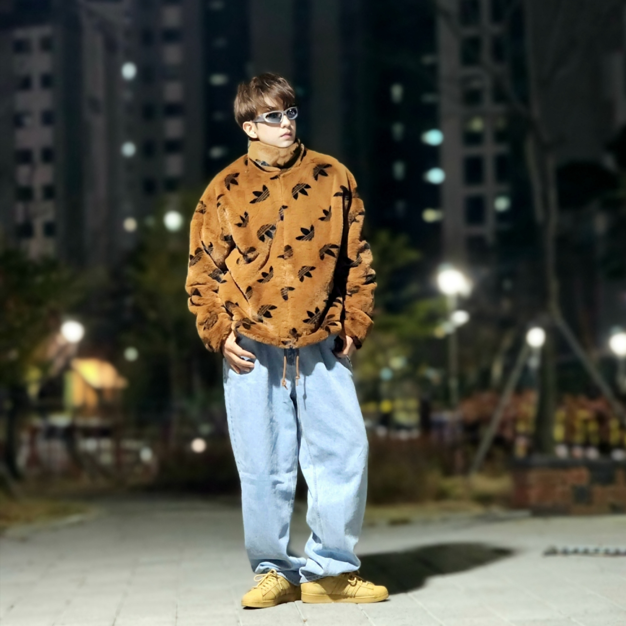 Adidas Superstar Golden Beige 착용 스타일 - 1