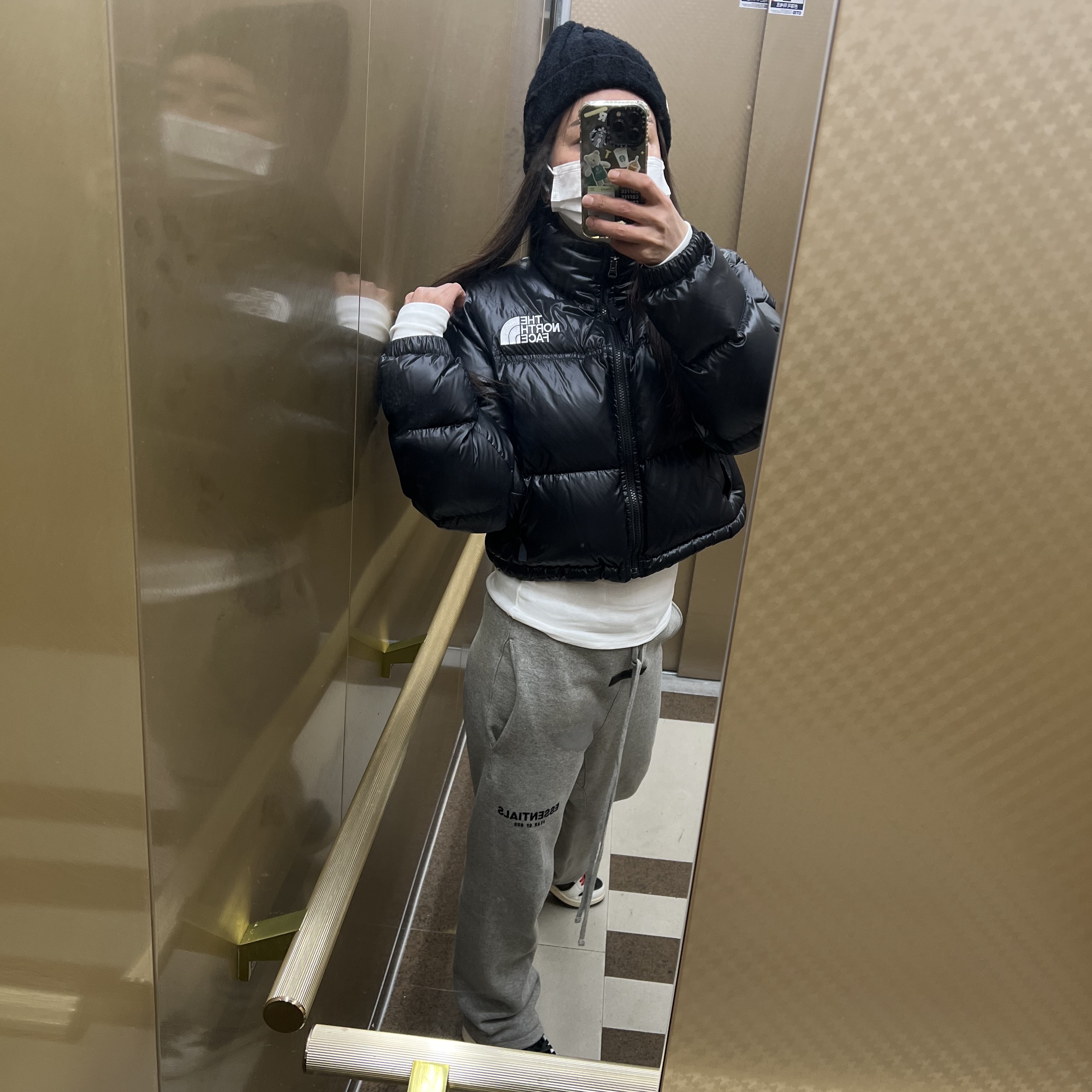 Essentials The Core Collection Relaxed Sweatpants Dark Oatmeal, (W) Jordan 1 x Travis Scott Retro Low OG SP Medium Olive 착용 스타일 - 1