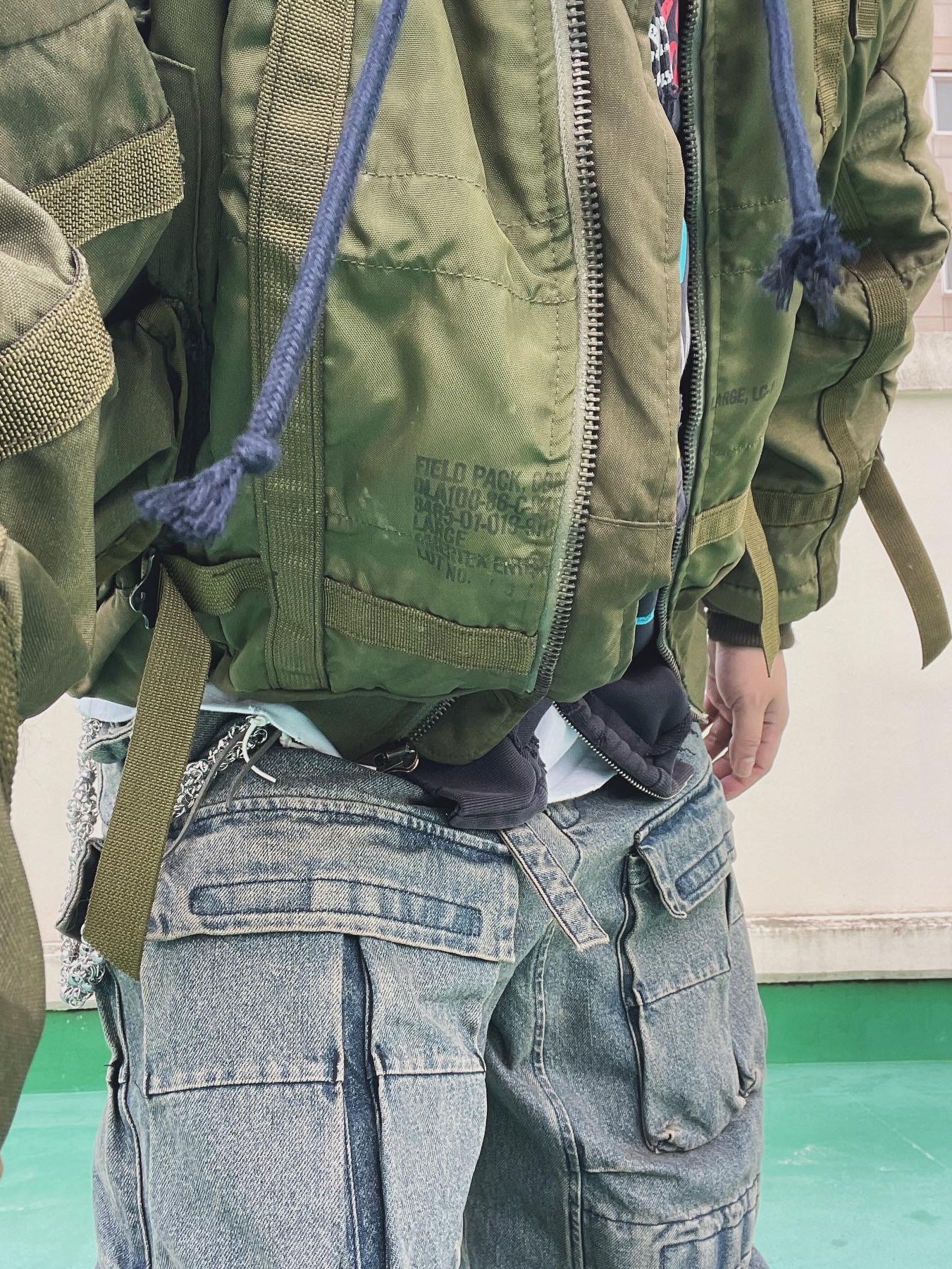 [KREAM 단독] Ourpas 030 Wide Cargo Denim Blue, Civision by CSC Death Core Cap Black 착용 스타일 - 4
