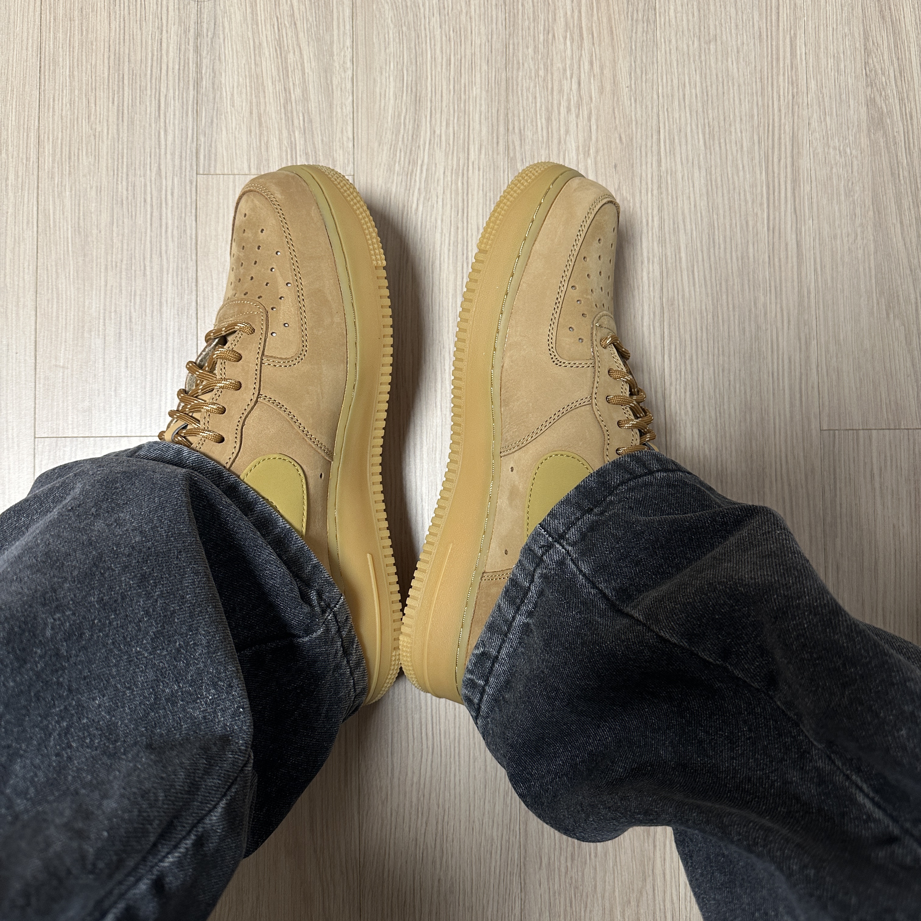Nike Air Force 1 '07 WB Flax 착용 스타일 - 1