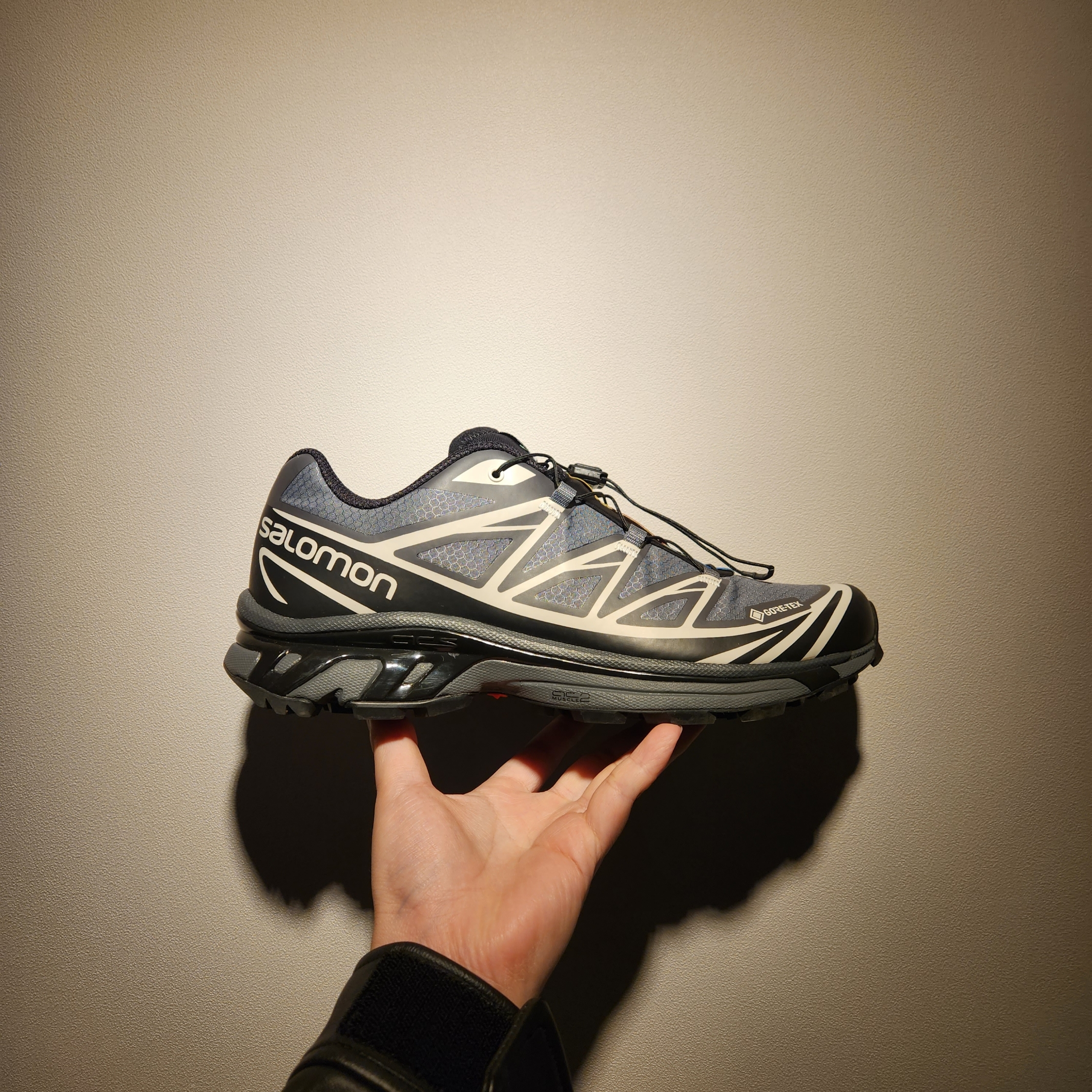 Salomon XT-6 Gore-Tex Black Ebony 착용 스타일