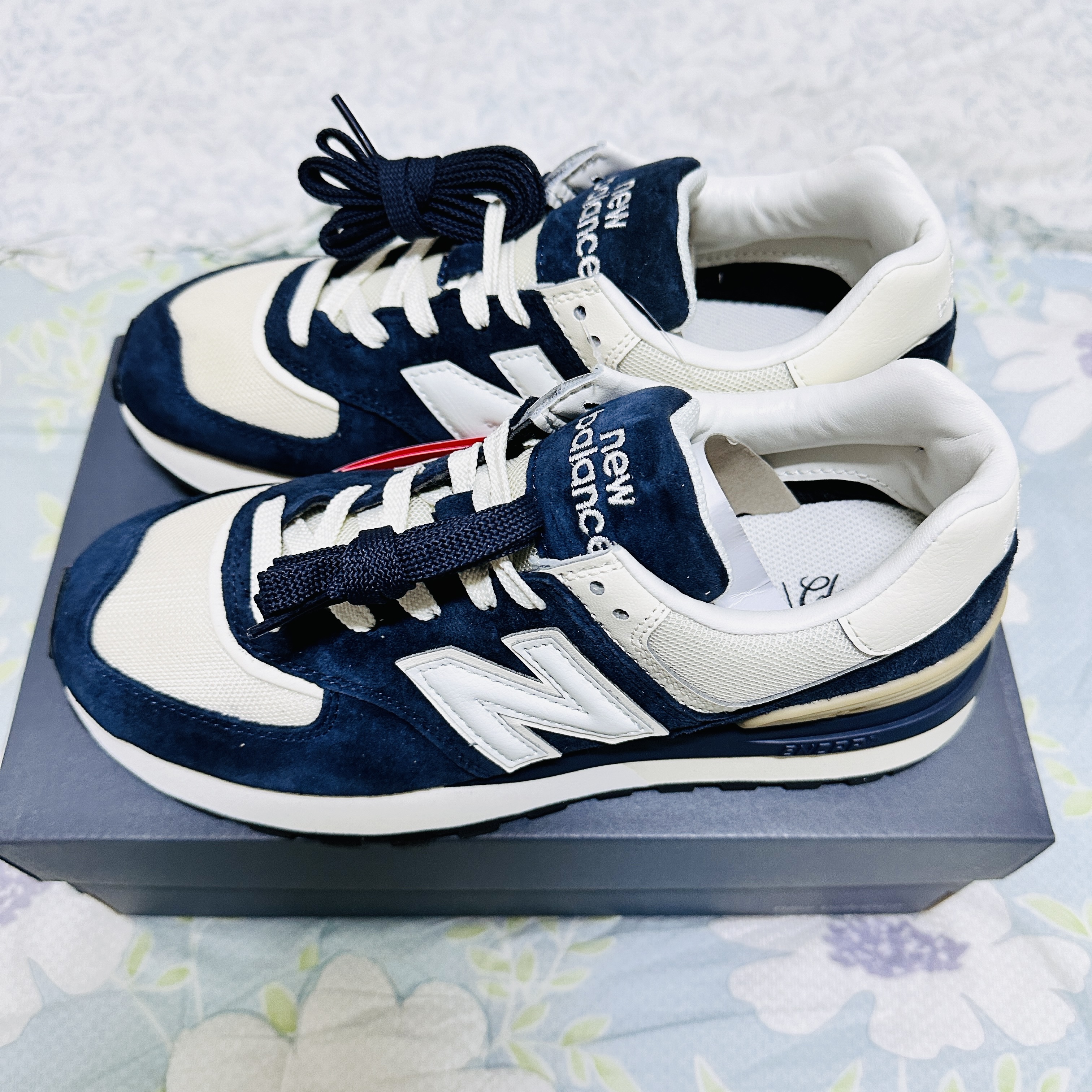New Balance 574 Legacy Navy Blue 착용 스타일 - 2