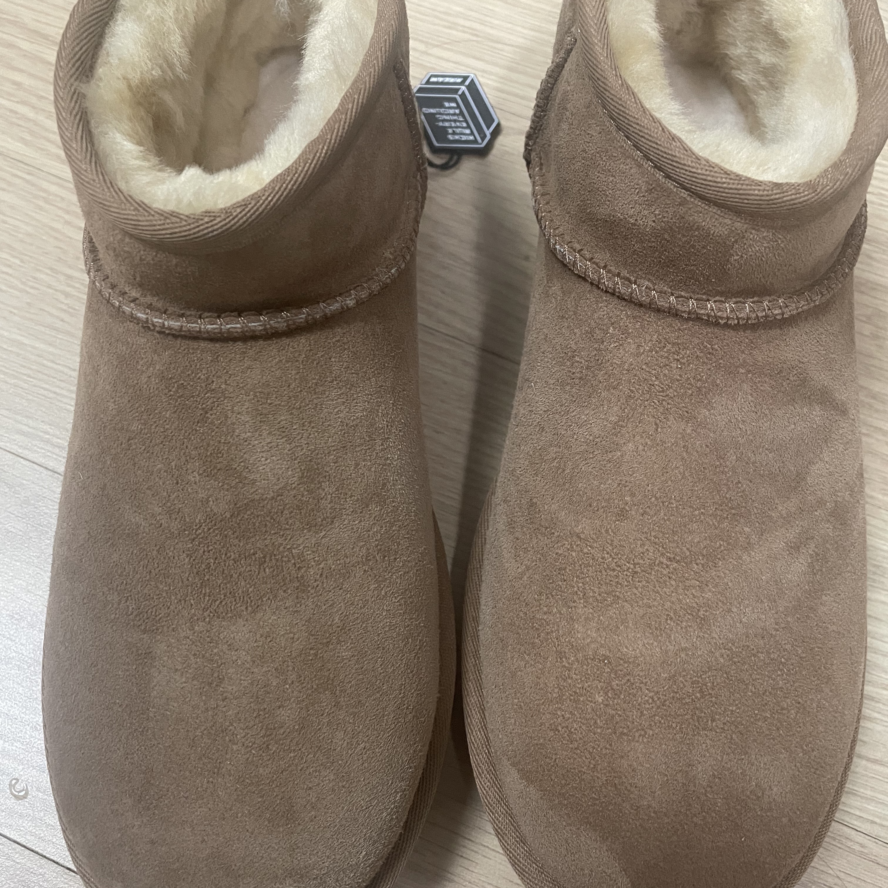 (W) UGG Classic Ultra Mini Boots Chestnut 착용 스타일