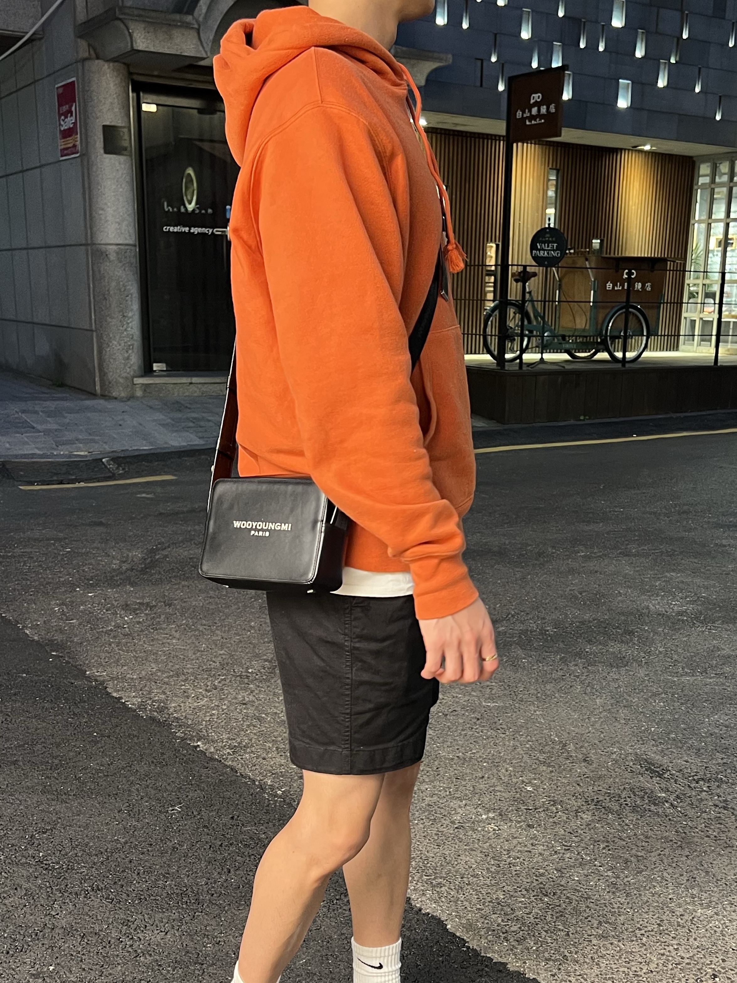 Wooyoungmi Square Mini Bag Black, Adidas Yeezy Boost 350 V2 Beluga - Reflective 착용 스타일 - 3