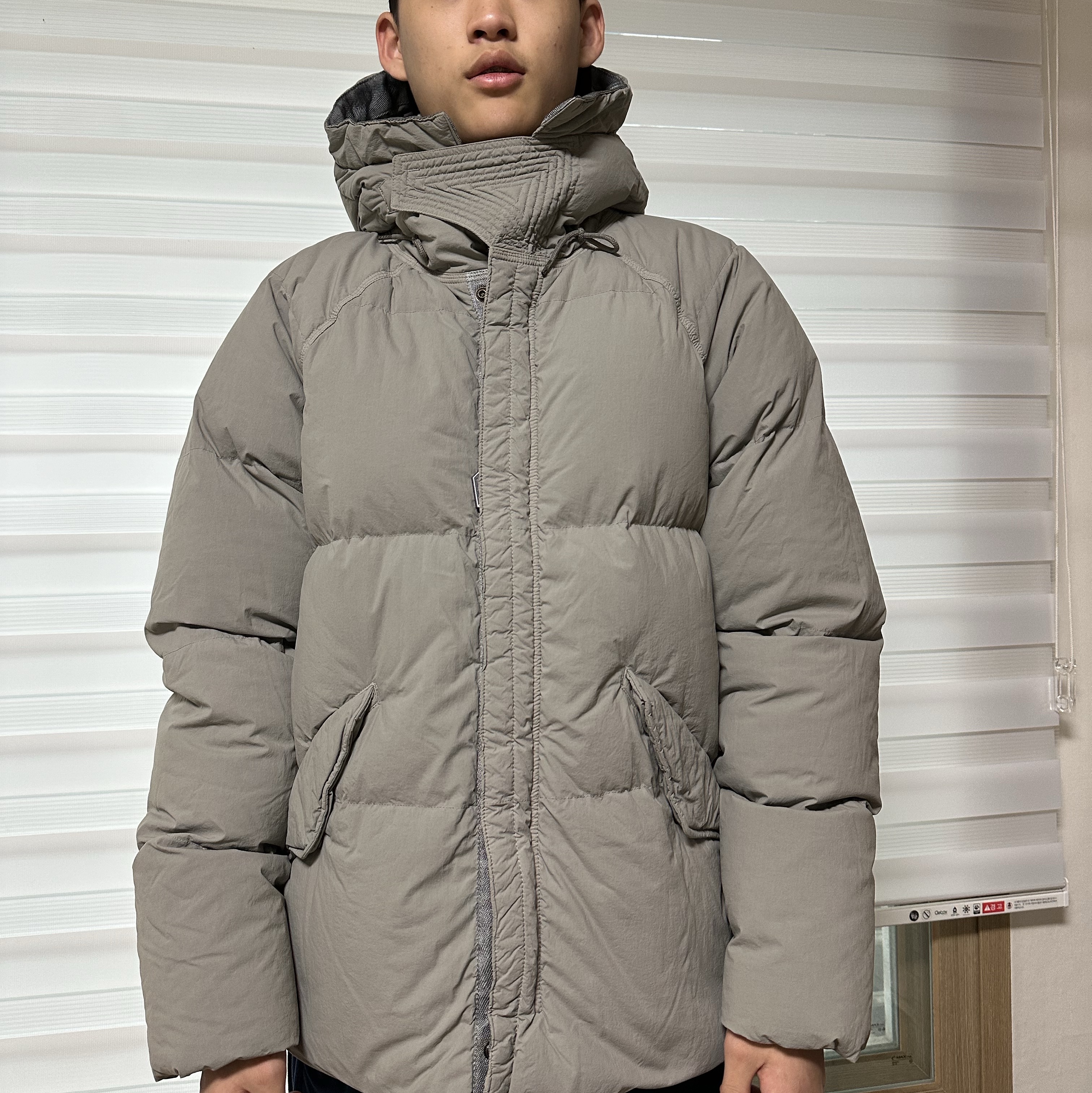 Ten C Artic Down Parka Grey 착용 스타일