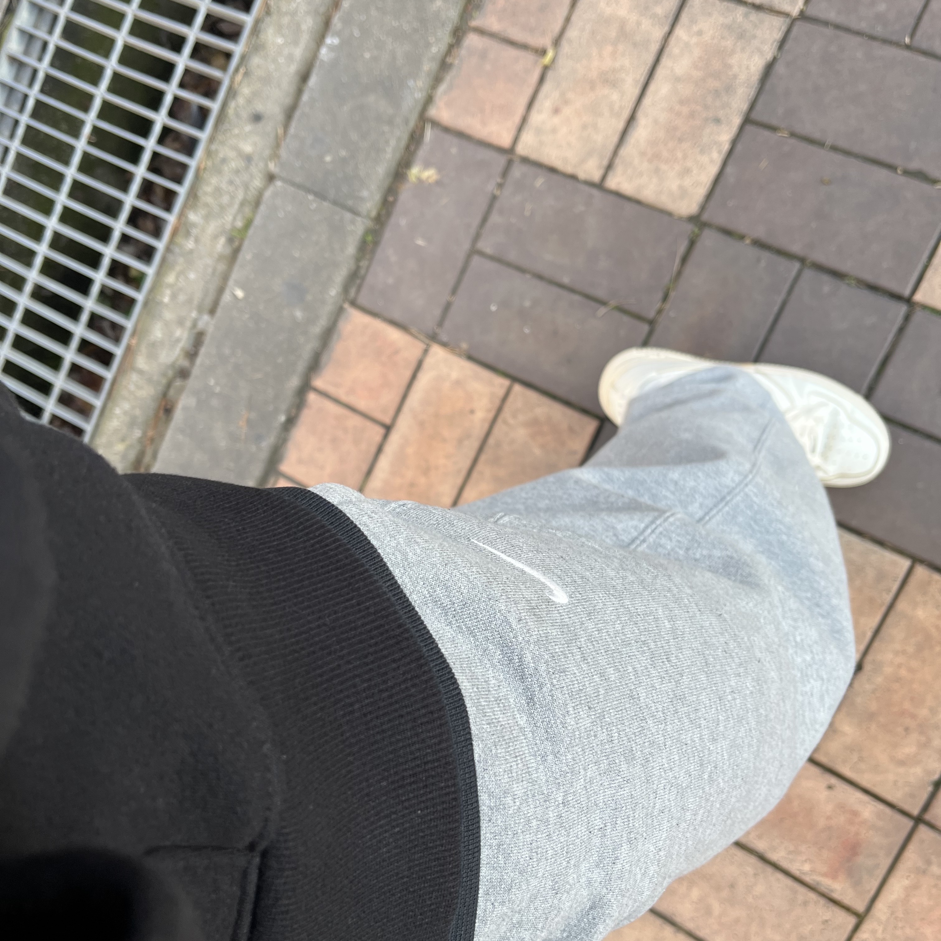 Nike NRG Solo Swoosh Fleece Pants Dark Grey Heather - Asia 착용 스타일
