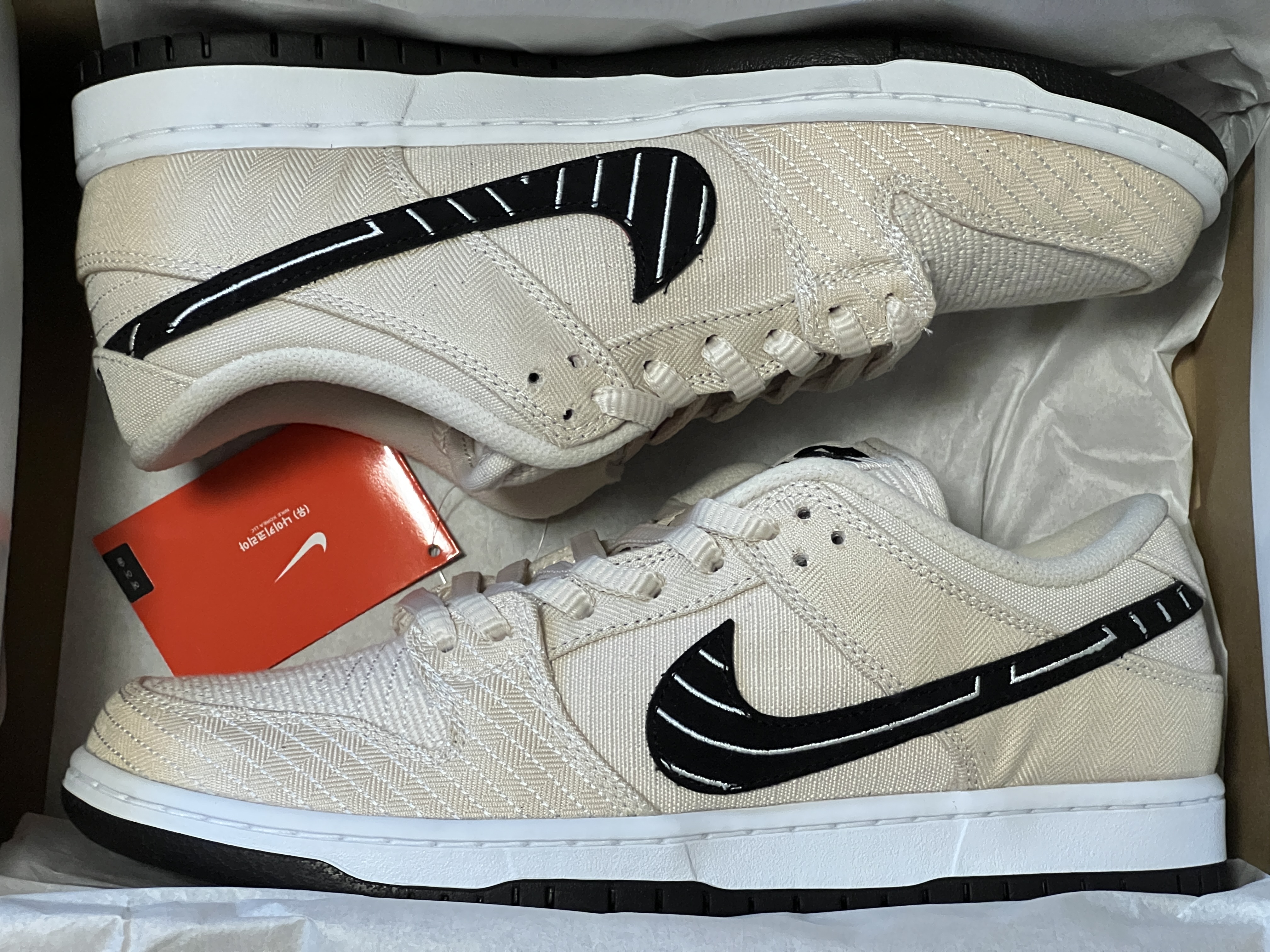 Nike x Albino & Preto SB Dunk Low Fossil Black 착용 스타일