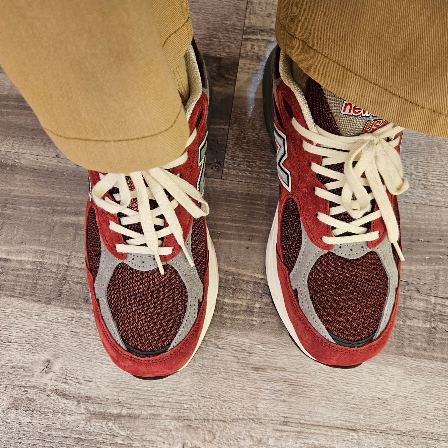 New Balance 990v3 Made in USA Scarlet Marblehead 착용 스타일 - 3