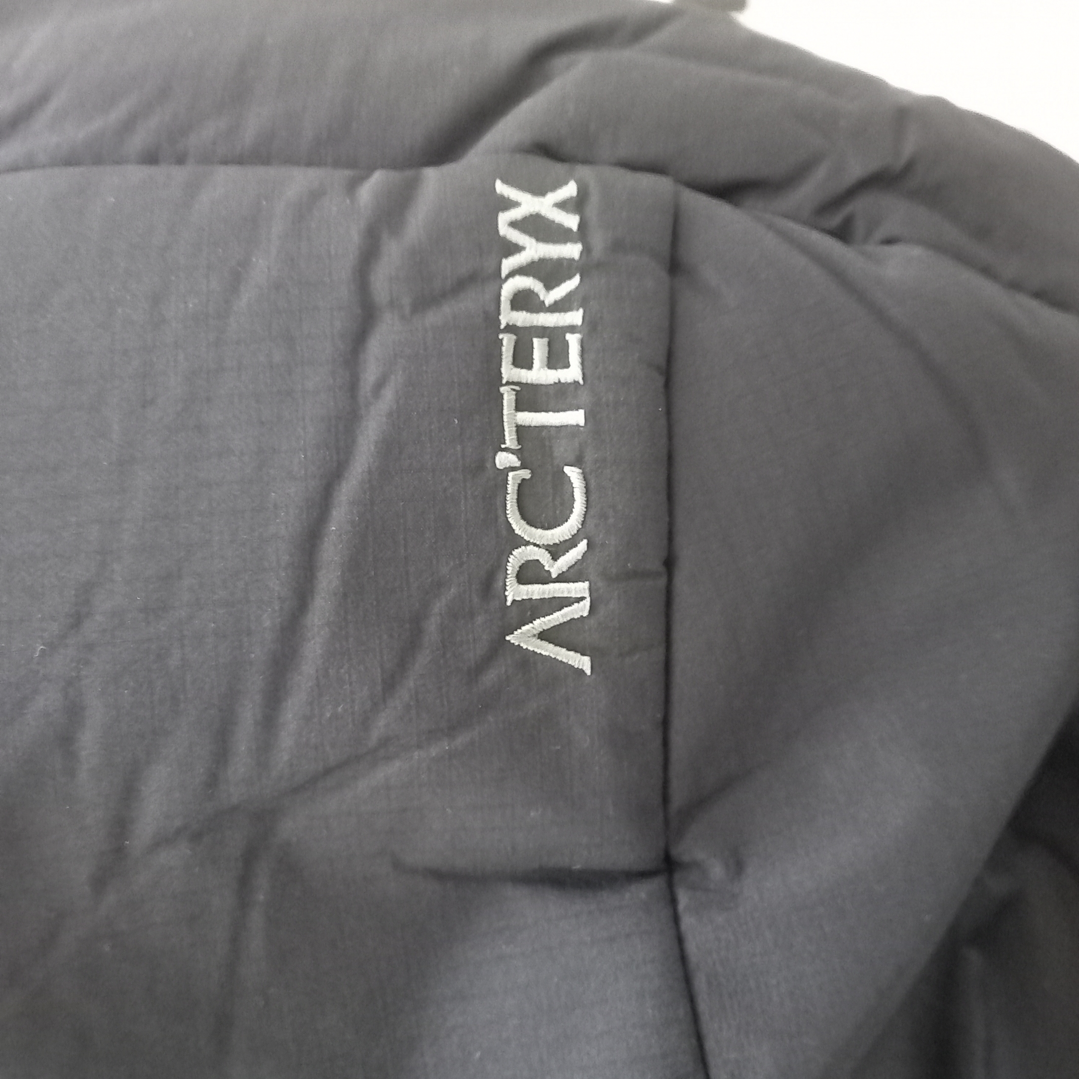 Arc'teryx Atom Heavyweight Hoody Black 착용 스타일 - 3