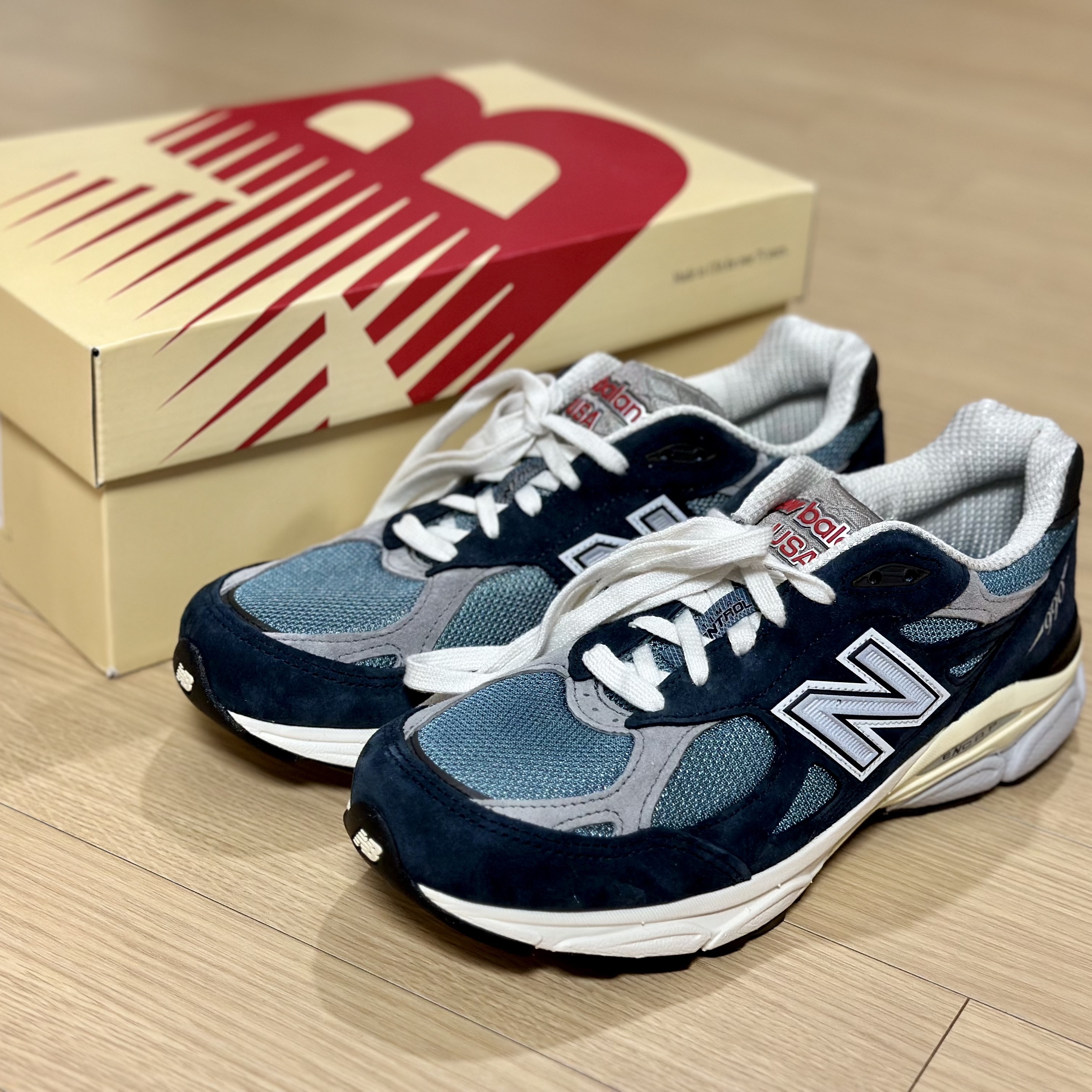 New Balance 990v3 Made in USA Navy Spring Tide 착용 스타일 - 1