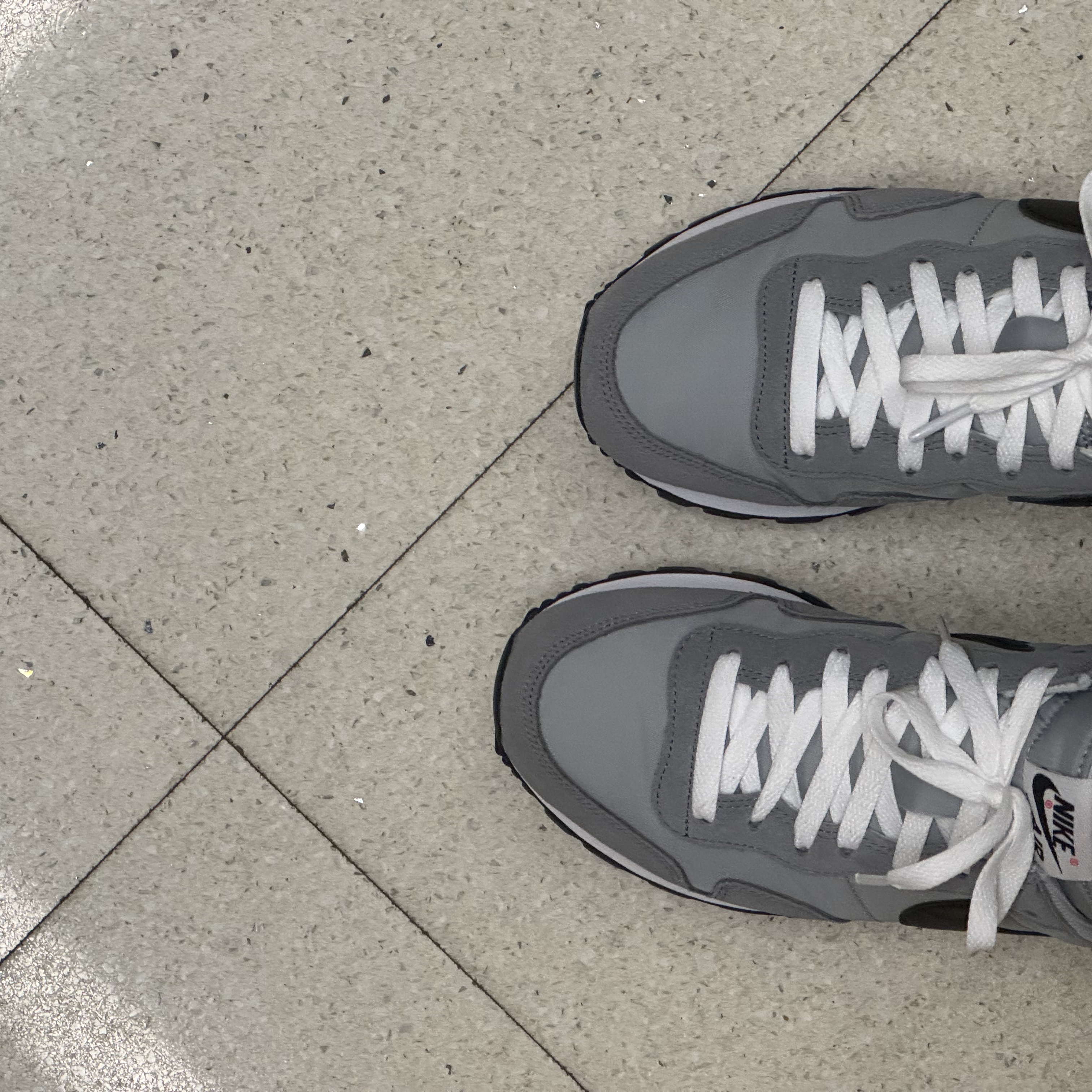 Nike Air Pegasus 83 Wolf Grey 착용 스타일