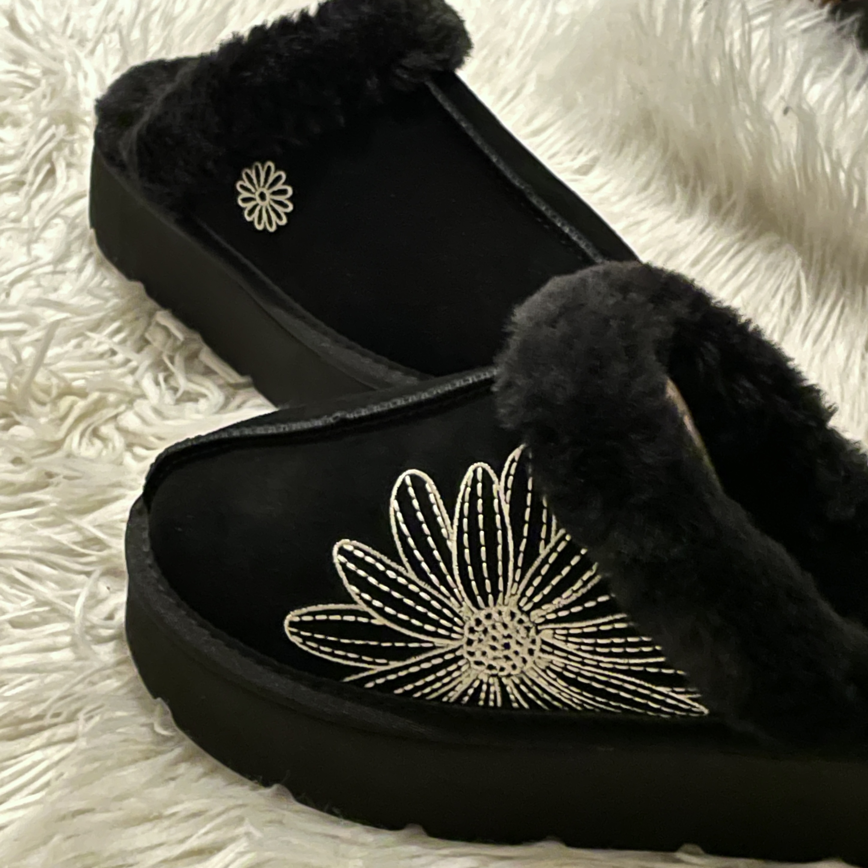 Mardi Mercredi Les Pompes Women Classique Slipper Black 착용 스타일 - 3