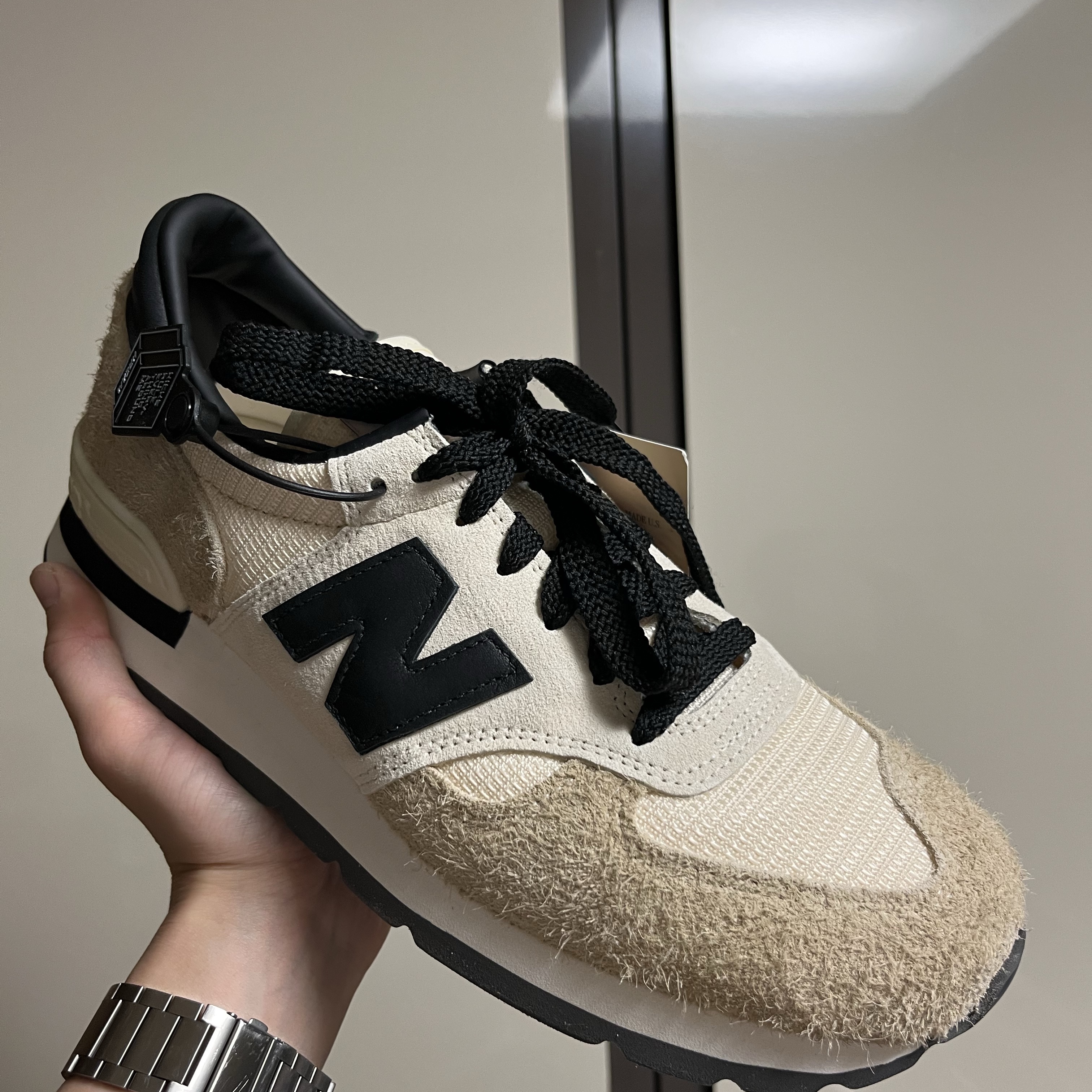 New Balance 990v1 Made in USA Incense Macadamia Nut, New Balance 991 Made in UK Black Silver 착용 스타일 - 3