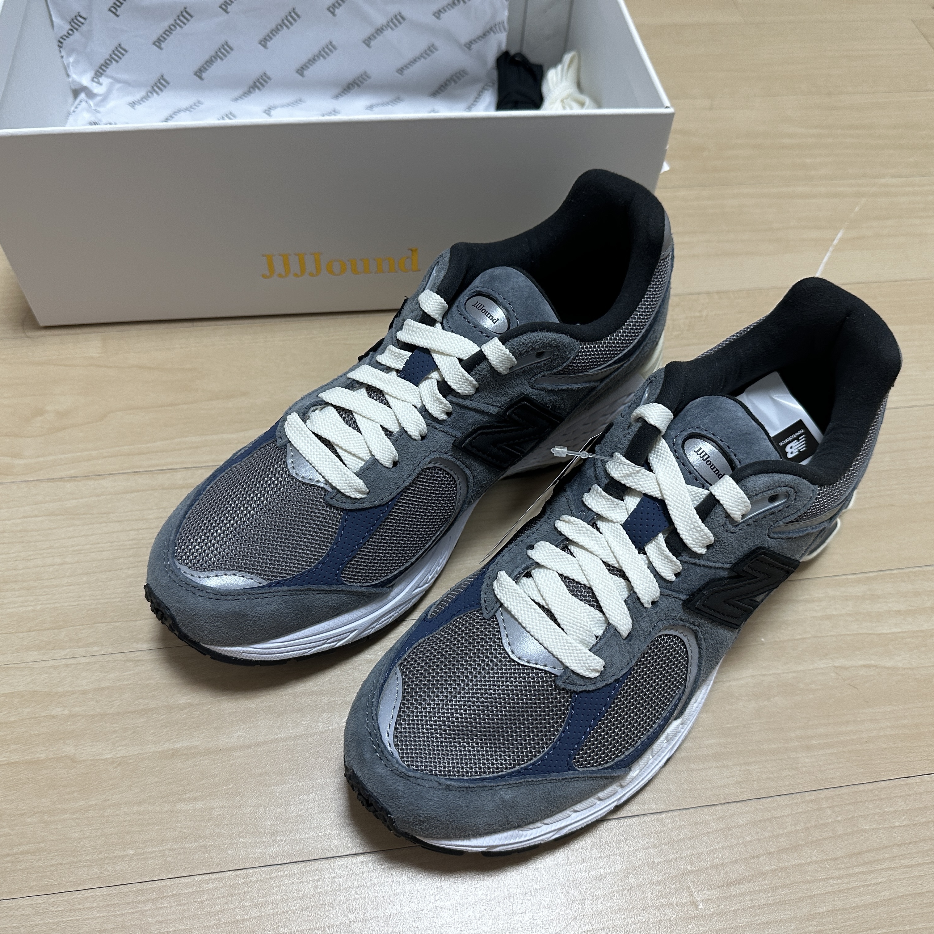 New Balance x JJJJound 2002R Storm Blue 착용 스타일