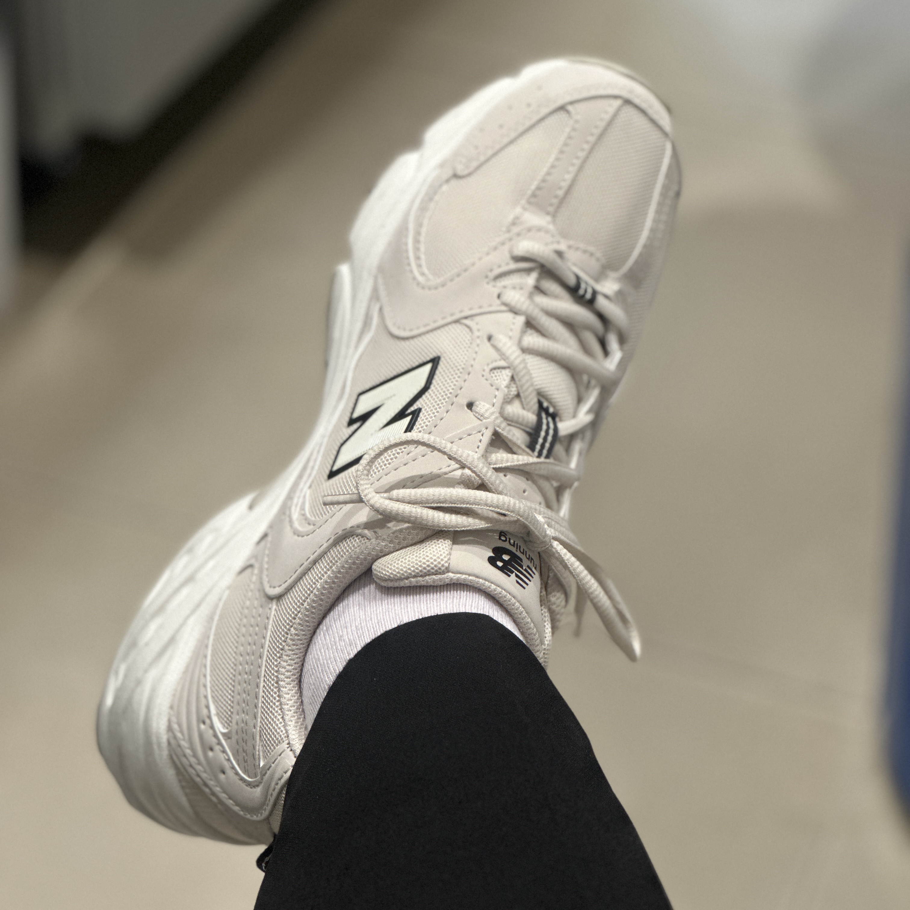 New Balance 530 Ivory 착용 스타일