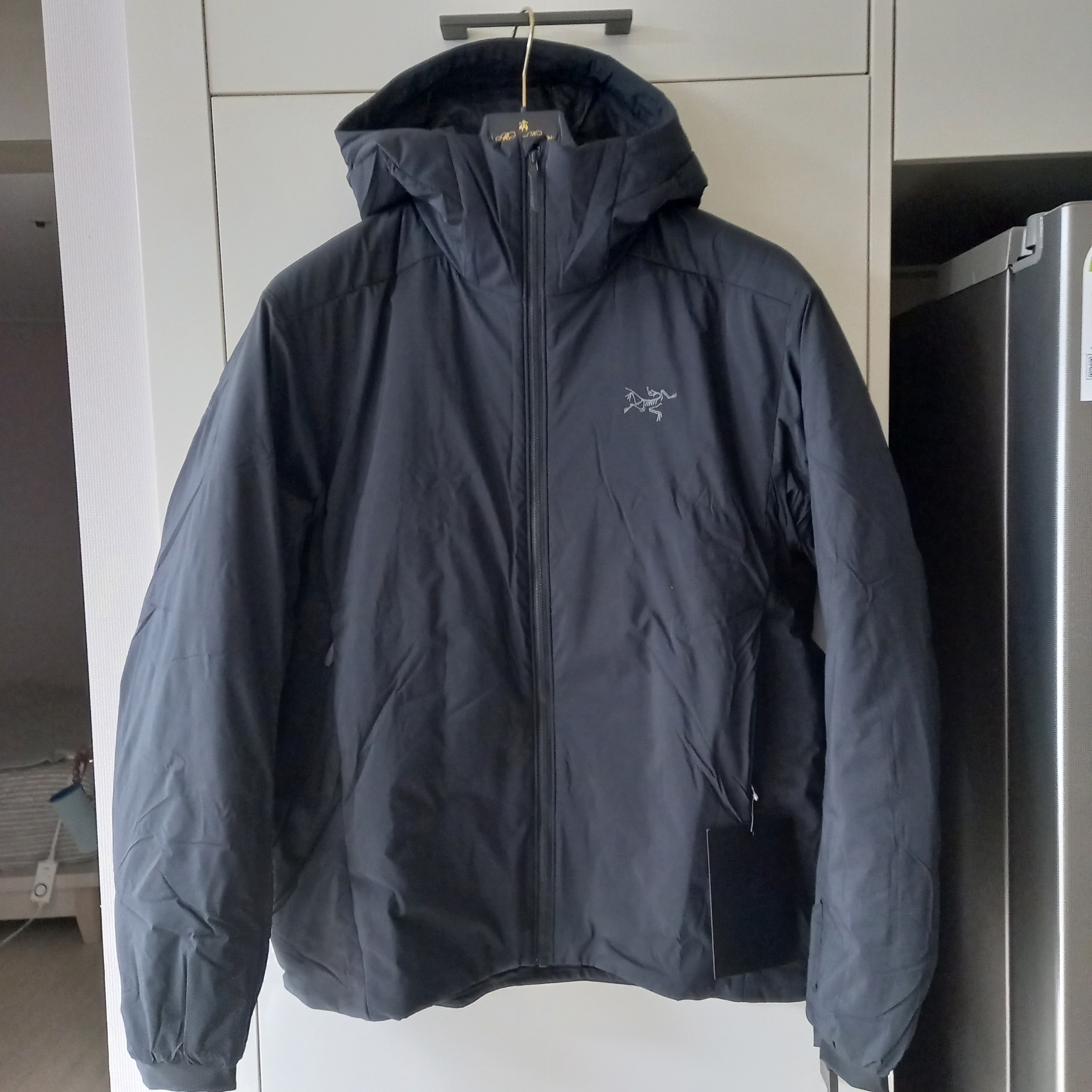 Arc'teryx Atom Heavyweight Hoody Black 착용 스타일 - 1