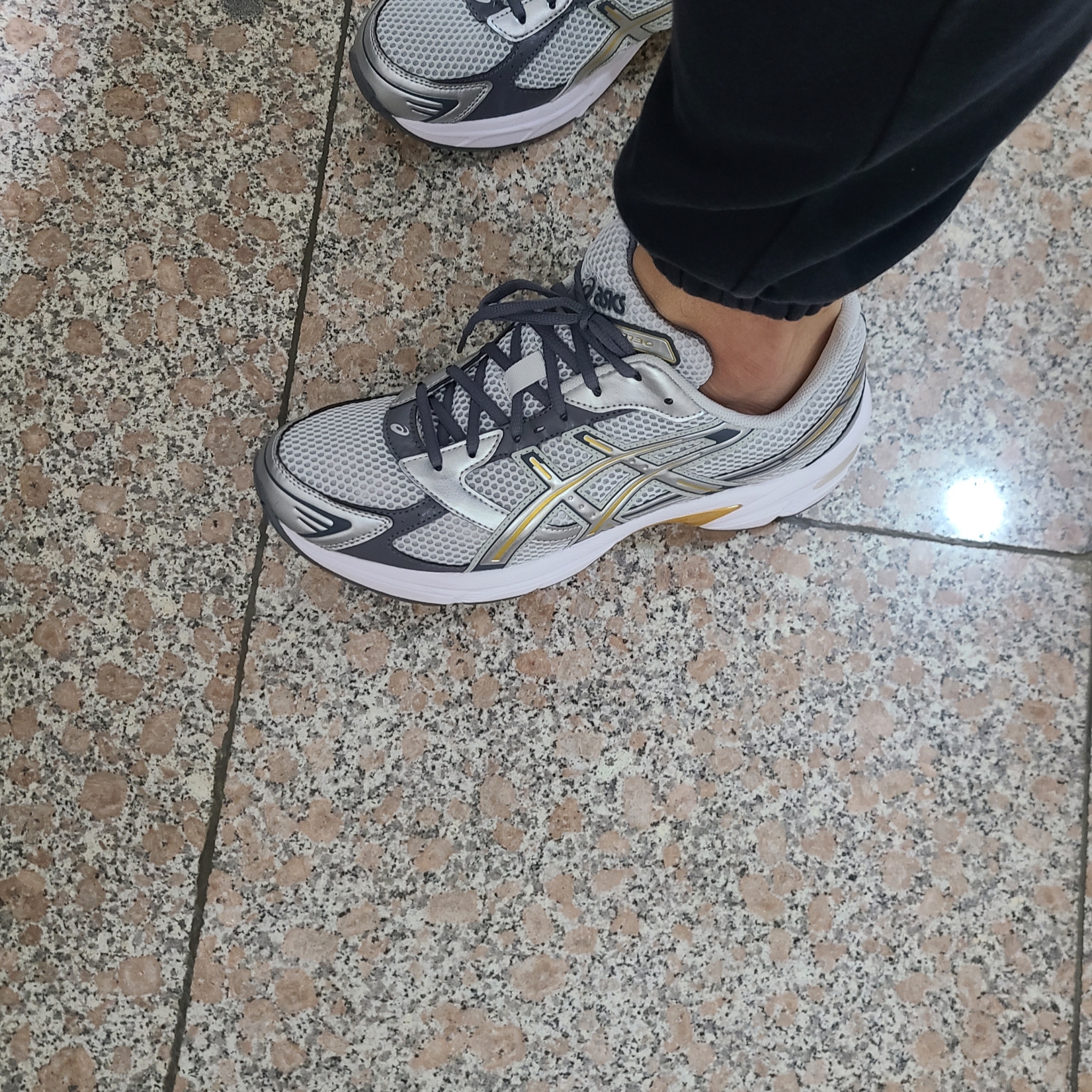 Asics Gel-1130 Polar Shade Pure Silver 착용 스타일 - 2