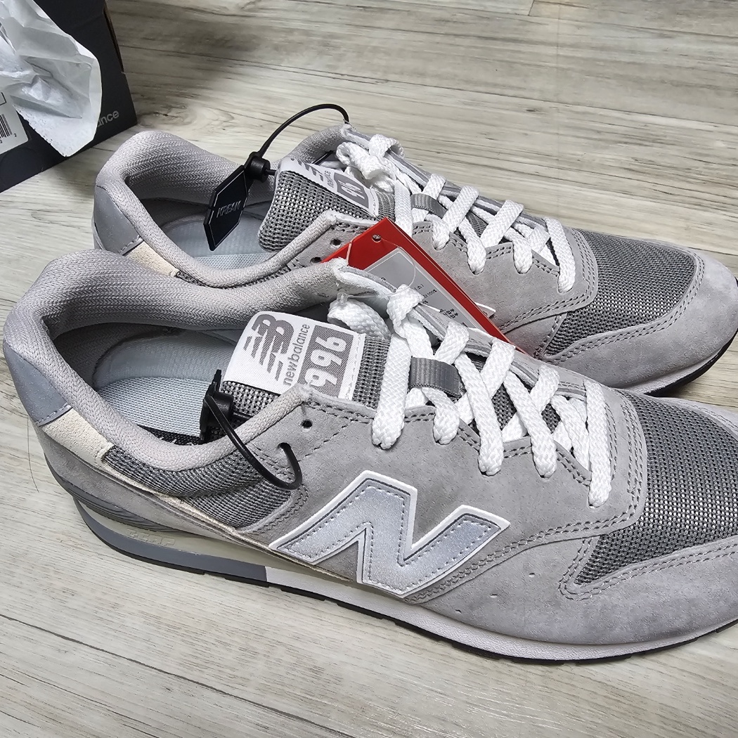 New Balance 996 Grey 착용 스타일