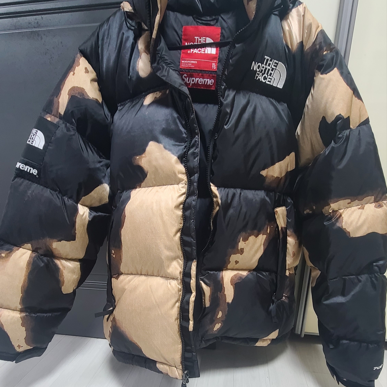 Supreme x The North Face Bleached Denim Print Nuptse Jacket Black - 21FW 착용 스타일