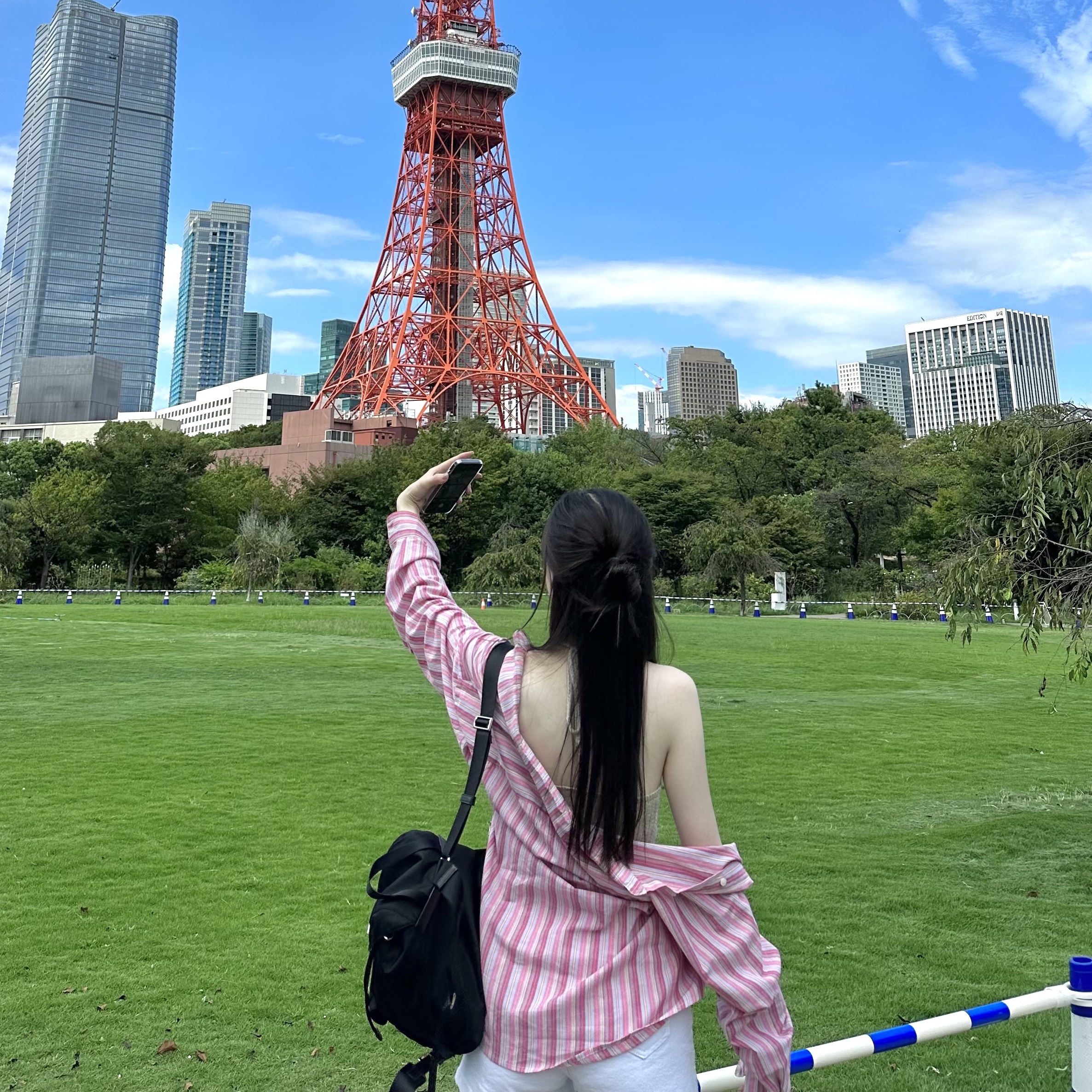 Prada Re-Nylon Small Backpack Black, (W) Glowny Pine Twotone Sleeveless Top Gray Multi 착용 스타일 - 2