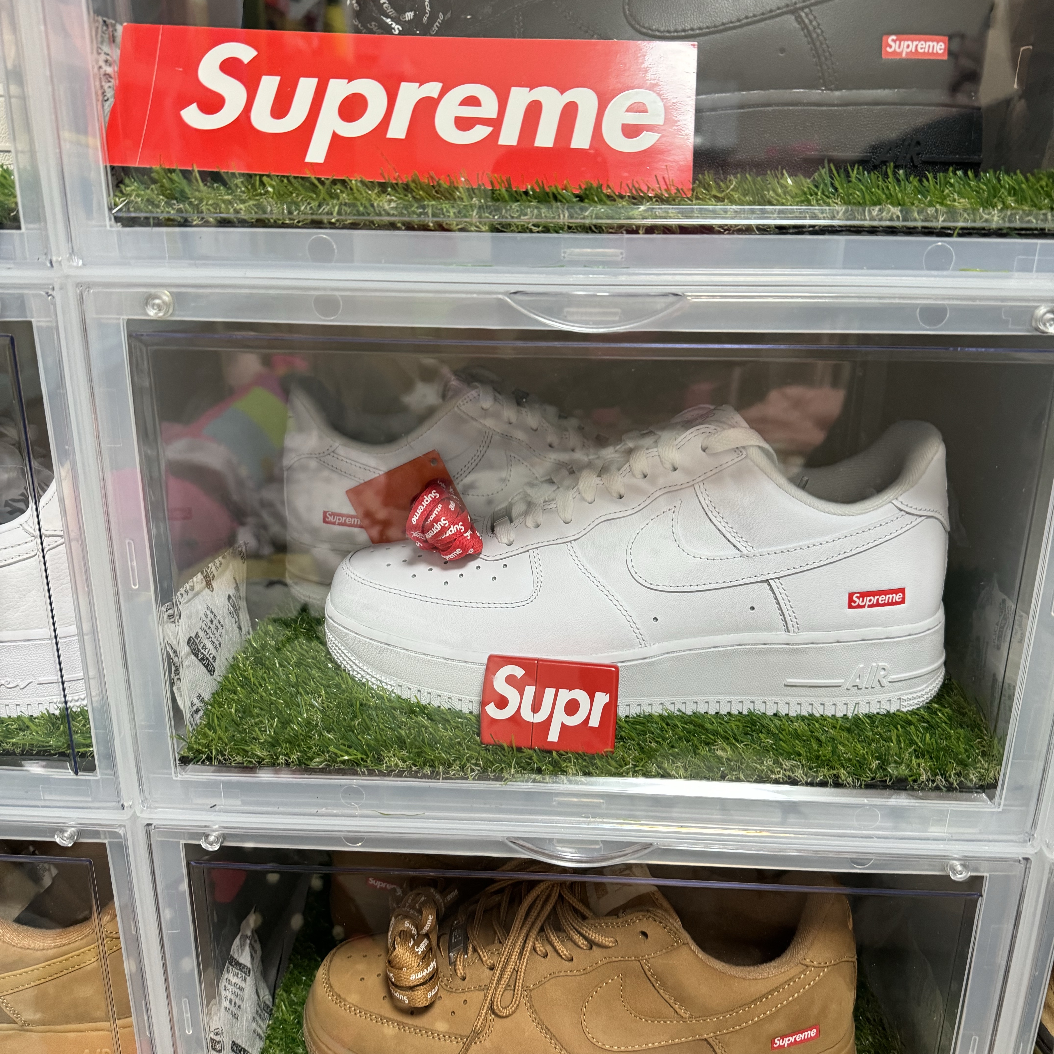 Nike x Supreme Air Force 1 Low White 착용 스타일
