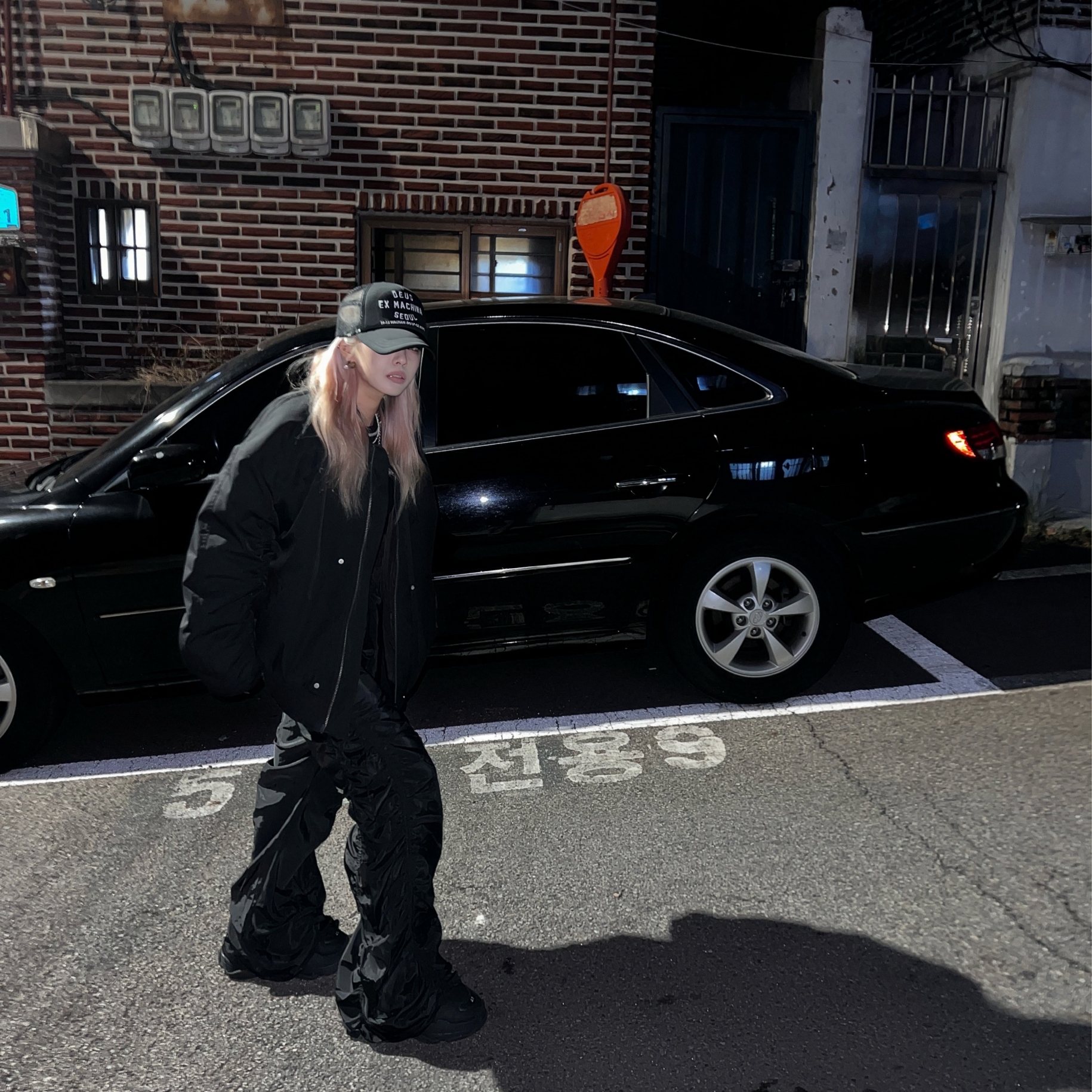Balenciaga Triple S Black, Deus Ex Machina Tokyo Asakusa Address Trucker Cap Black 착용 스타일 - 5