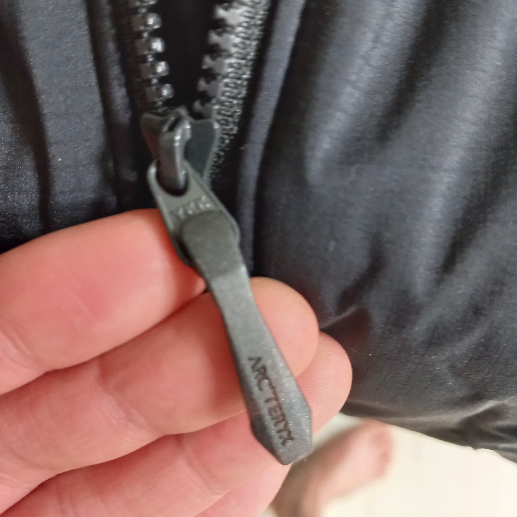 Arc'teryx Atom Heavyweight Hoody Black 착용 스타일 - 5