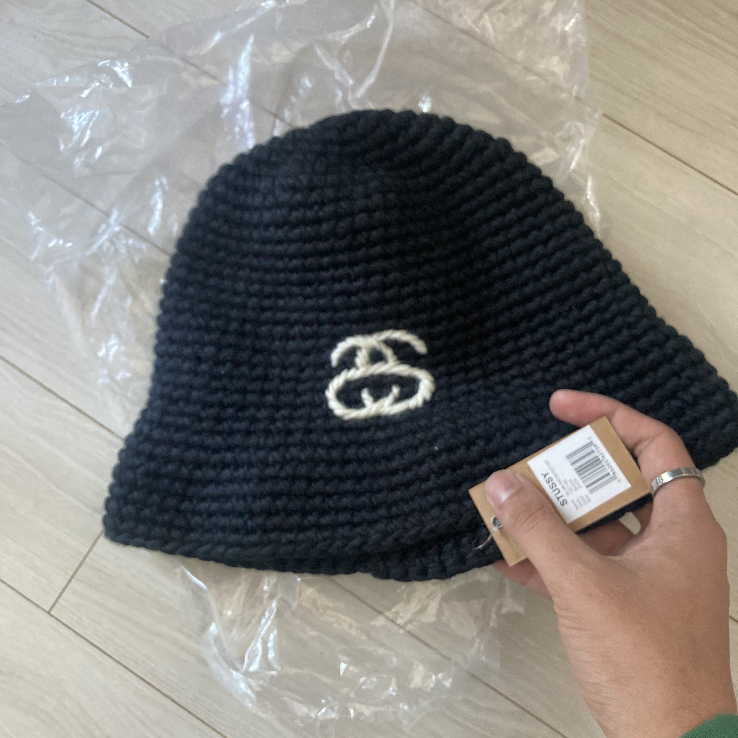 Stussy SS Link Knit Bucket Hat Black 착용 스타일