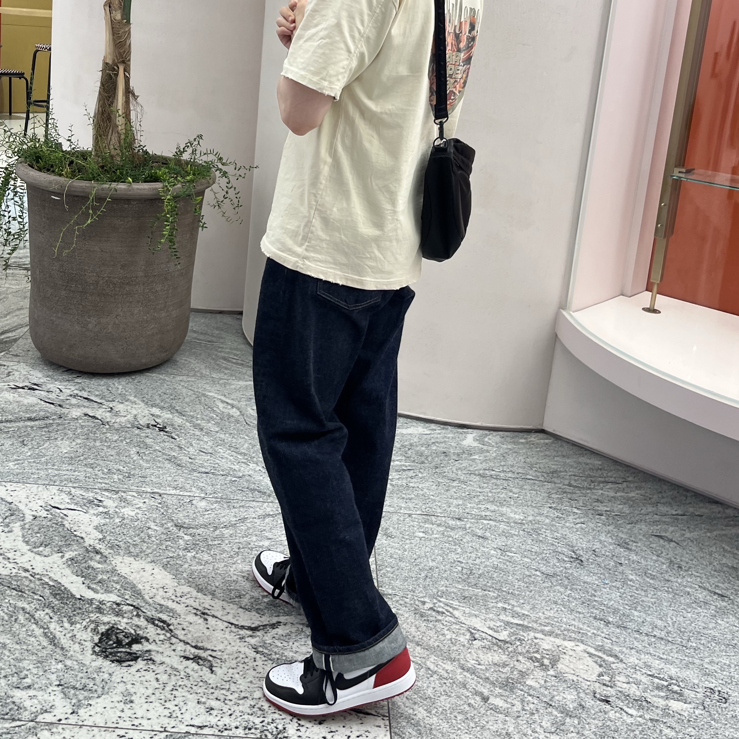 Jordan 1 Retro Low OG Black Toe 착용 스타일 - 1