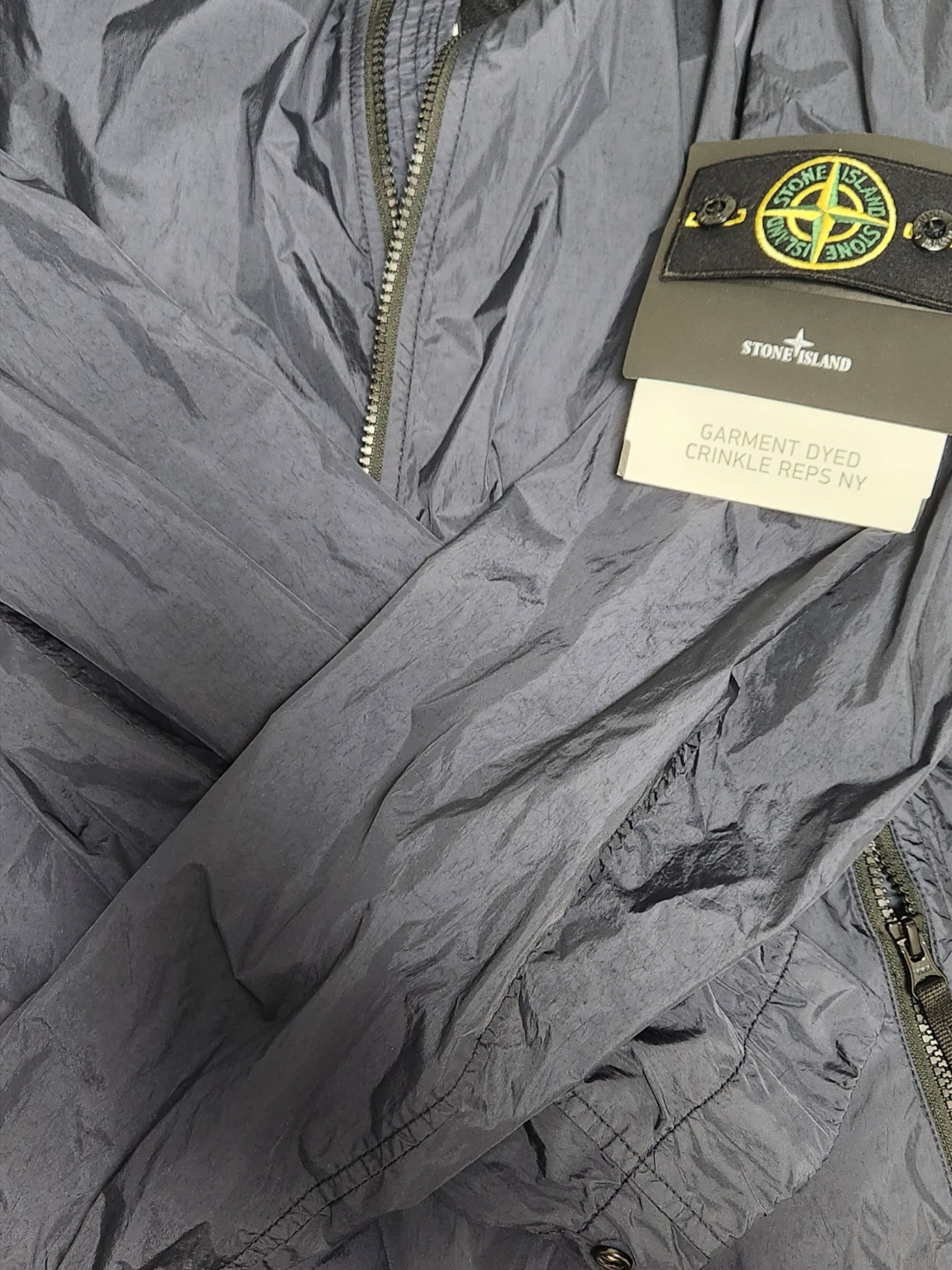 Stone Island 40522 Crinkle Reps Nylon Garment Dyed Hooded Jacket Navy Blue - 23SS 착용 스타일