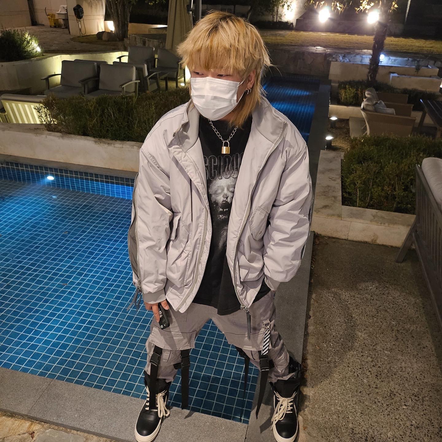 Rick Owens Geobasket Full Grain Calf Leather Strobe Sneakers Black Milk White 착용 스타일 - 2