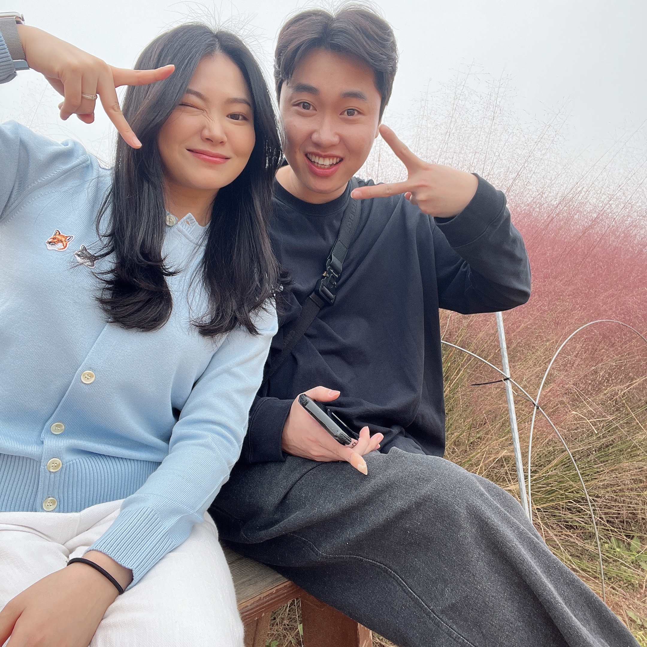 (W) Hoka Bondi 8 Black - Regular, (W) Maison Kitsune Double Fox Head Patch R-Neck Cardigan Pale Blue 착용 스타일 - 1