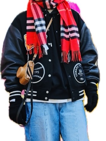 Supreme Tiger Varsity Jacket Black - 23FW, Balenciaga 3XL Sneakers Grey White Blue 착용 스타일 - 1