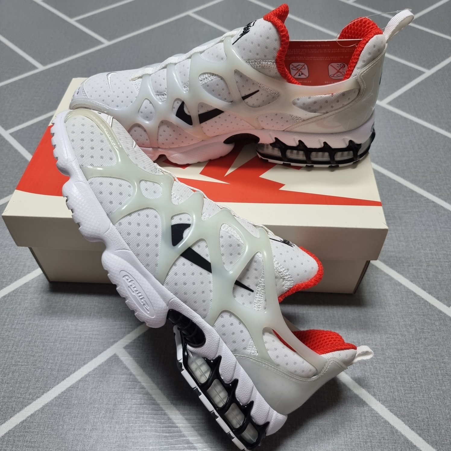 Nike x Stussy Air Zoom Spiridon Kukini White 착용 스타일