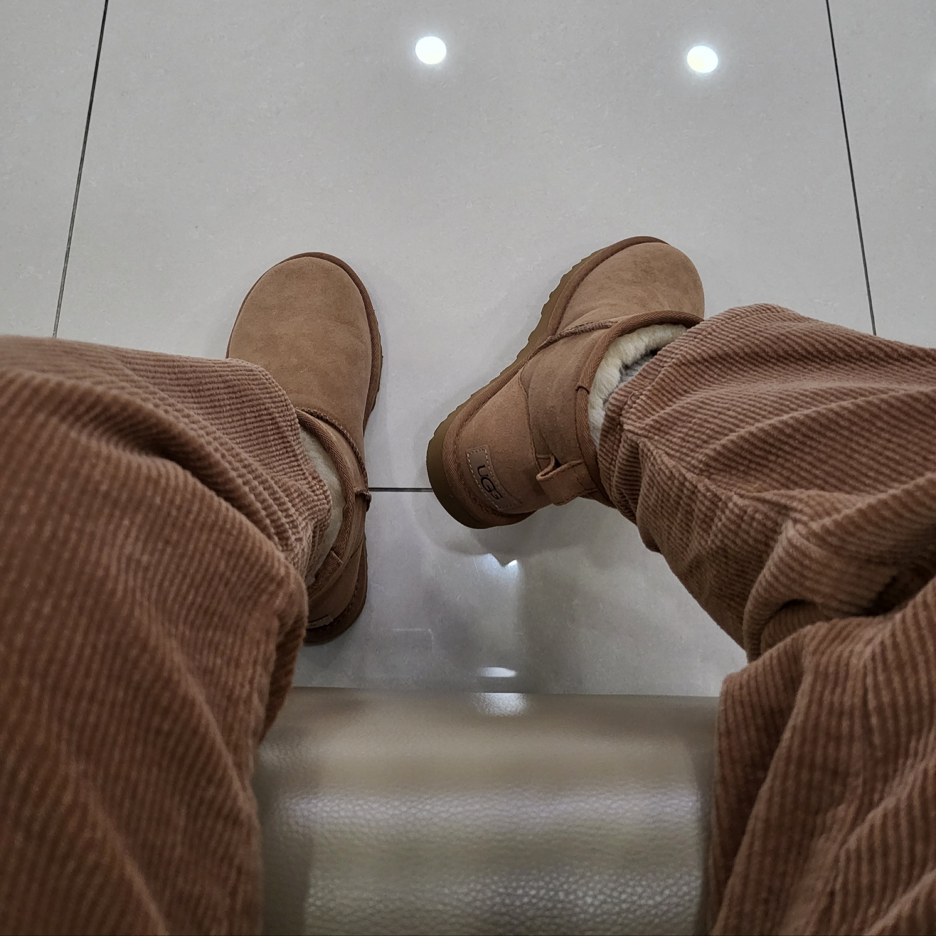 (W) UGG Classic Mini II Boots Chestnut 착용 스타일