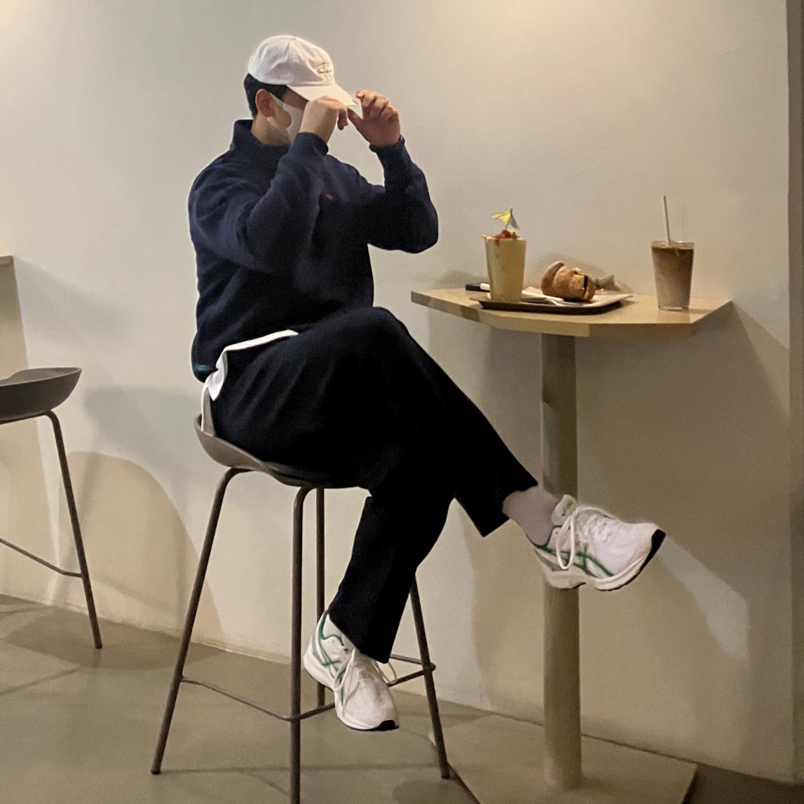 Asics Jog 100 S White Green - 2E Wide 착용 스타일