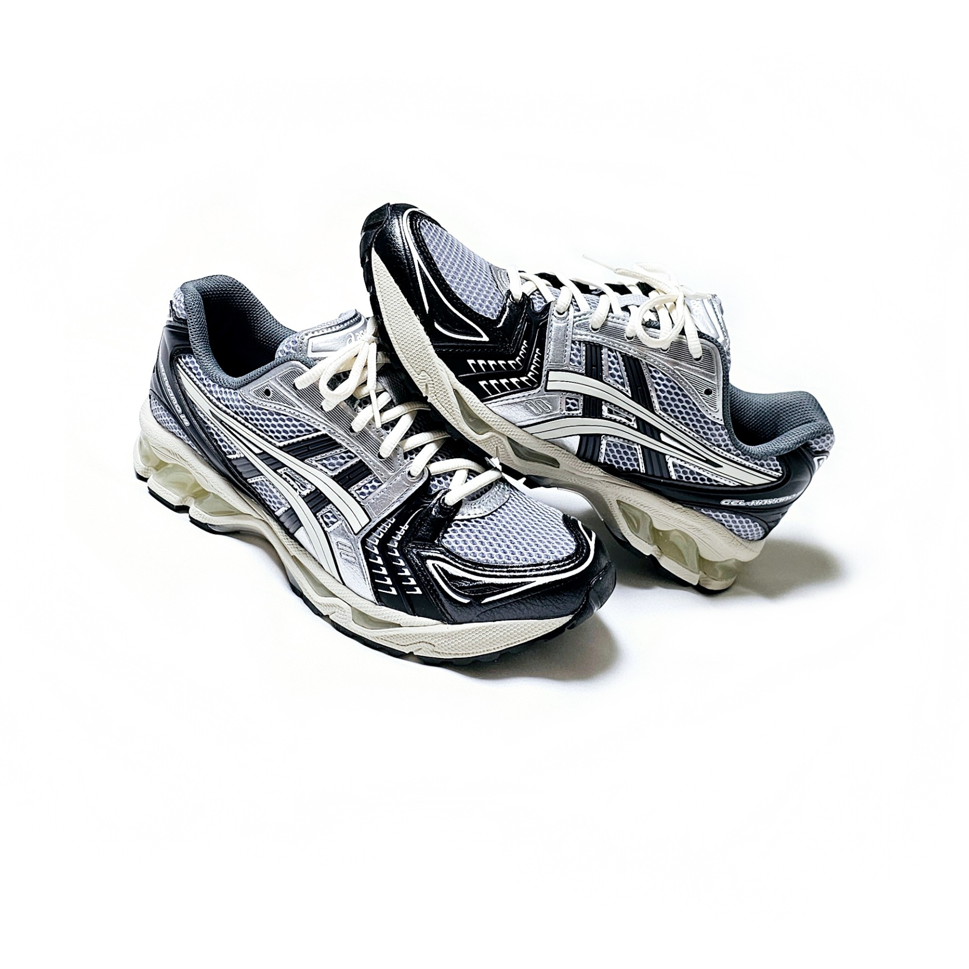 Asics Gel-Kayano 14 Black Glacier Grey 착용 스타일 - 2
