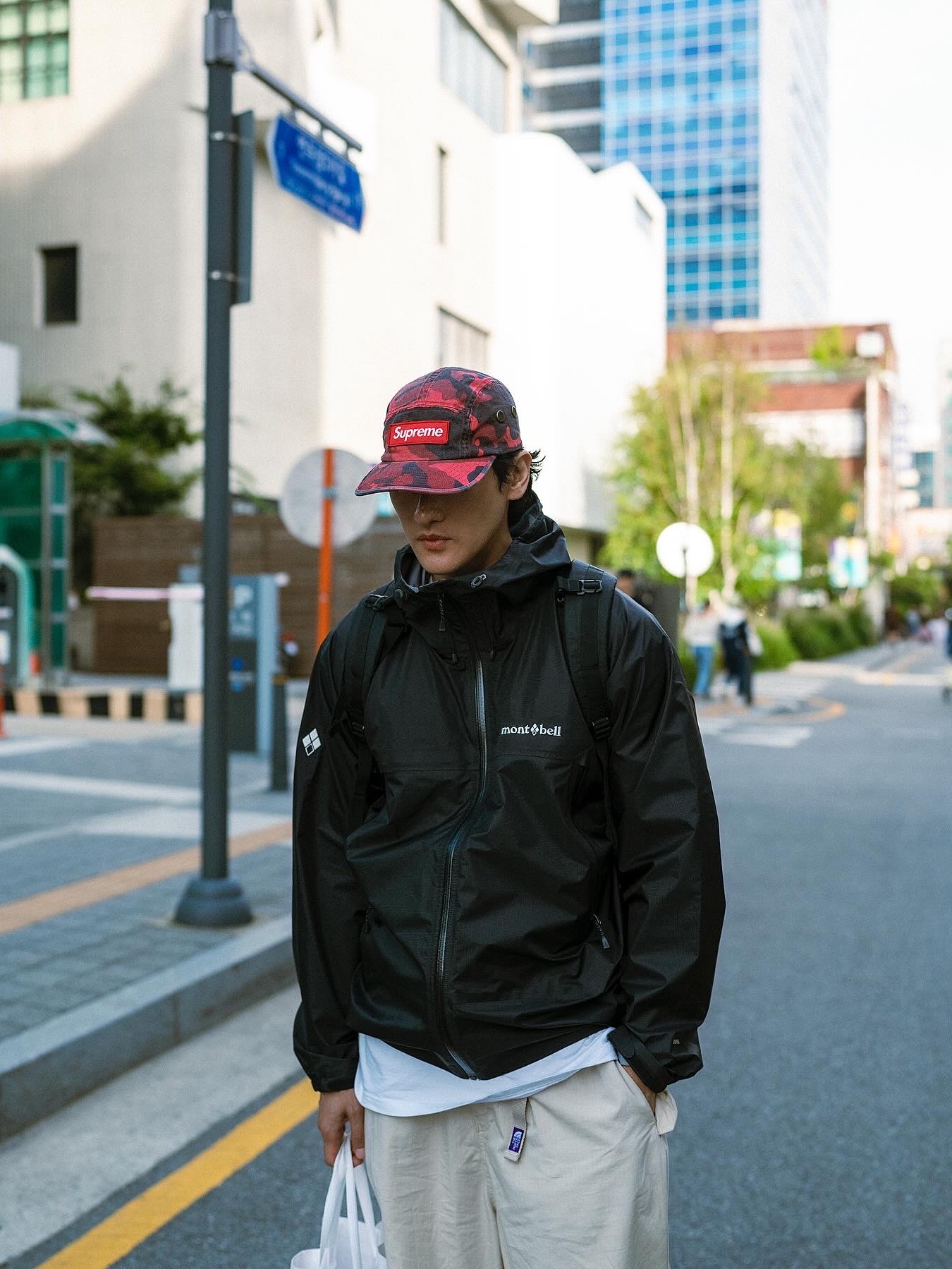 Jordan 1 Retro High OG Chicago 2022, Supreme Military Camp Cap Red Camo - 23SS 착용 스타일 - 2