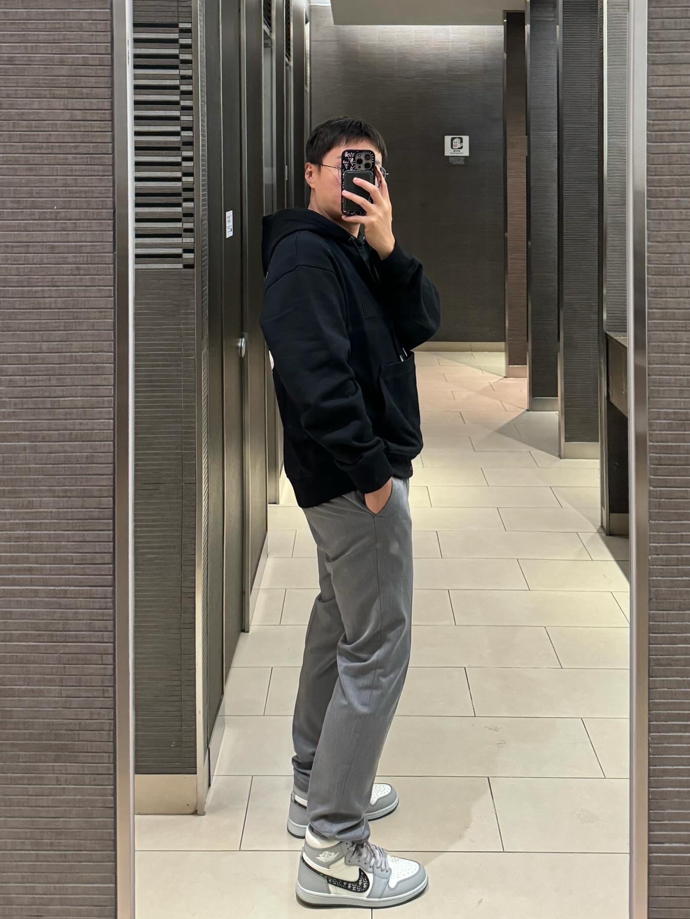 Wooyoungmi Flower Back Logo Hoodie Black - 23FW, Wooyoungmi Robe Coat Black 착용 스타일 - 6
