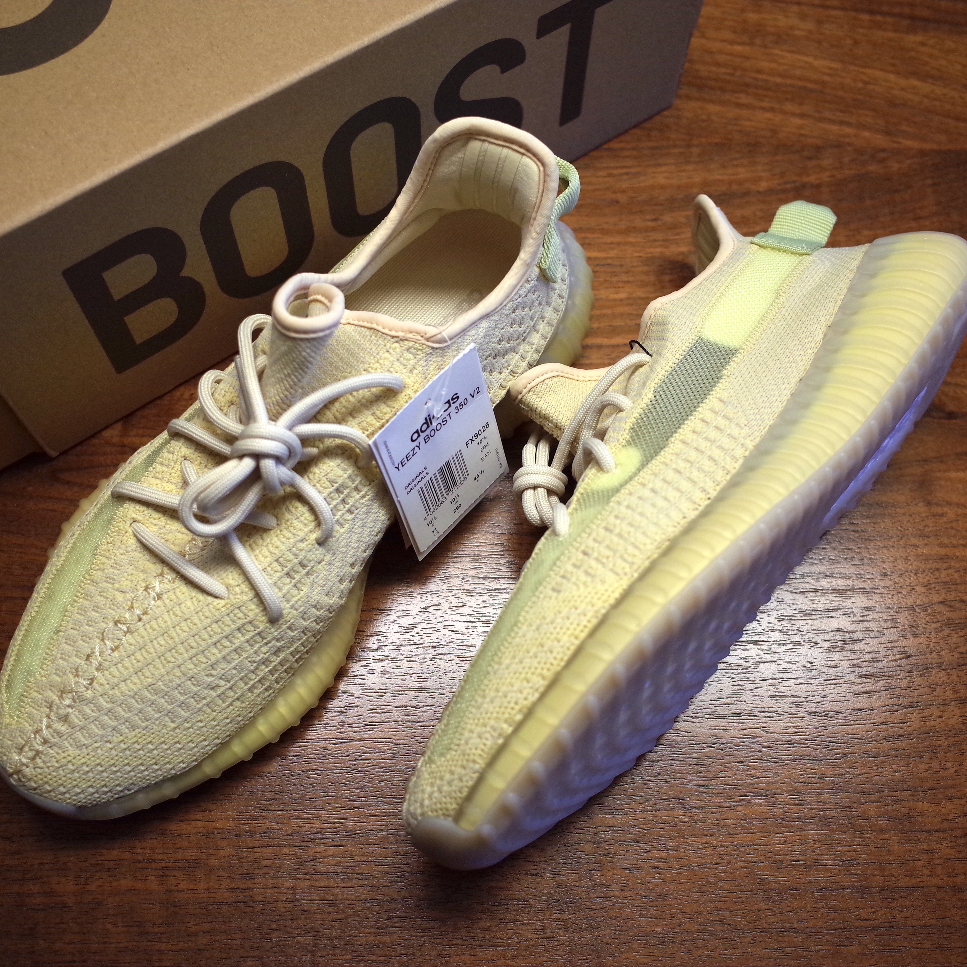 Adidas Yeezy Boost 350 V2 Flax 2022 착용 스타일