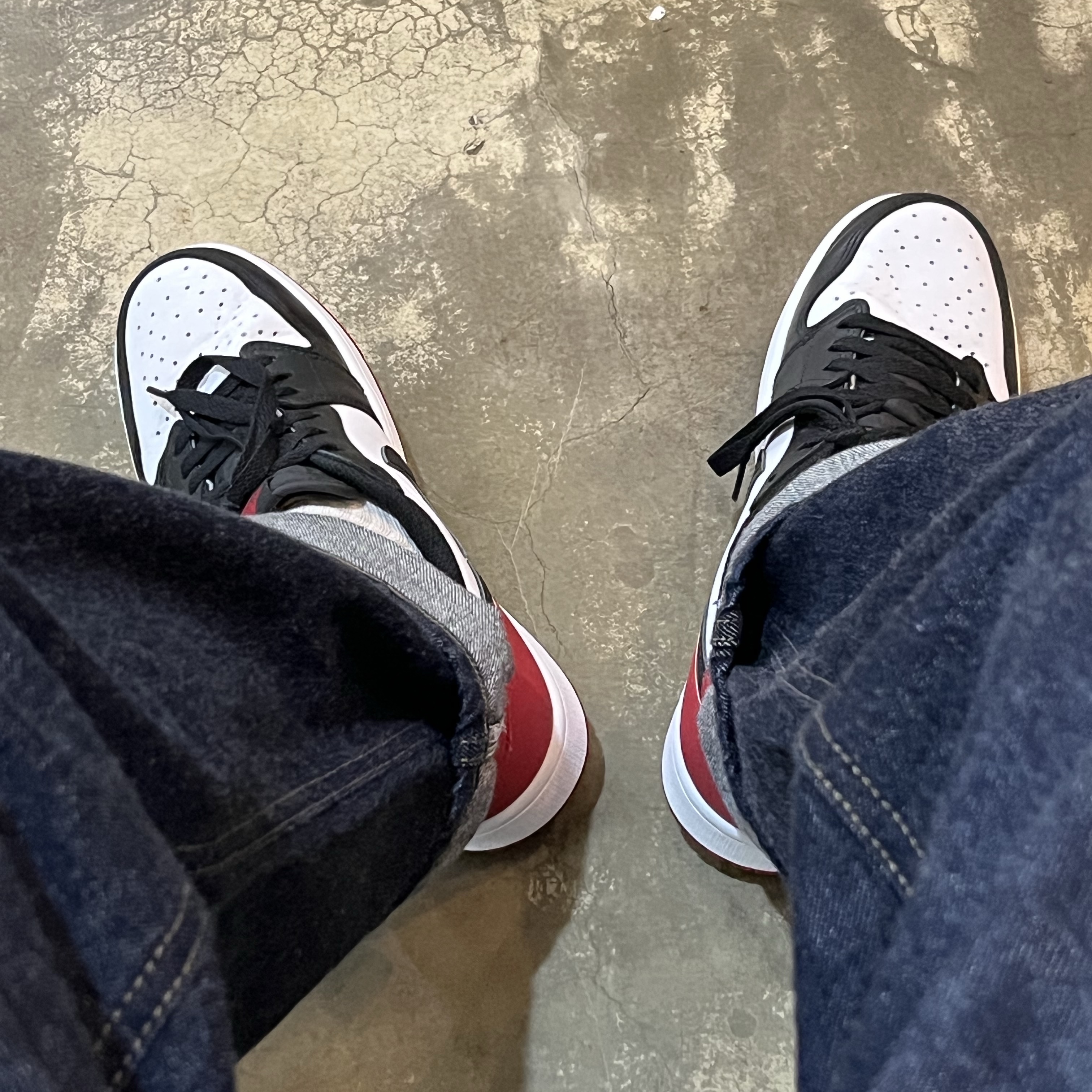 Jordan 1 Retro Low OG Black Toe 착용 스타일 - 3