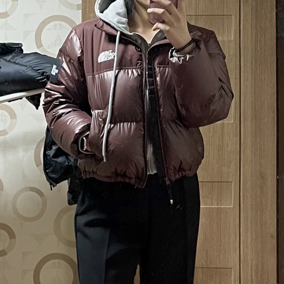 (W) The North Face White Label Novelty Nuptse Down Jacket Cocoa Brown, The North Face Big Shot Black 착용 스타일 - 1