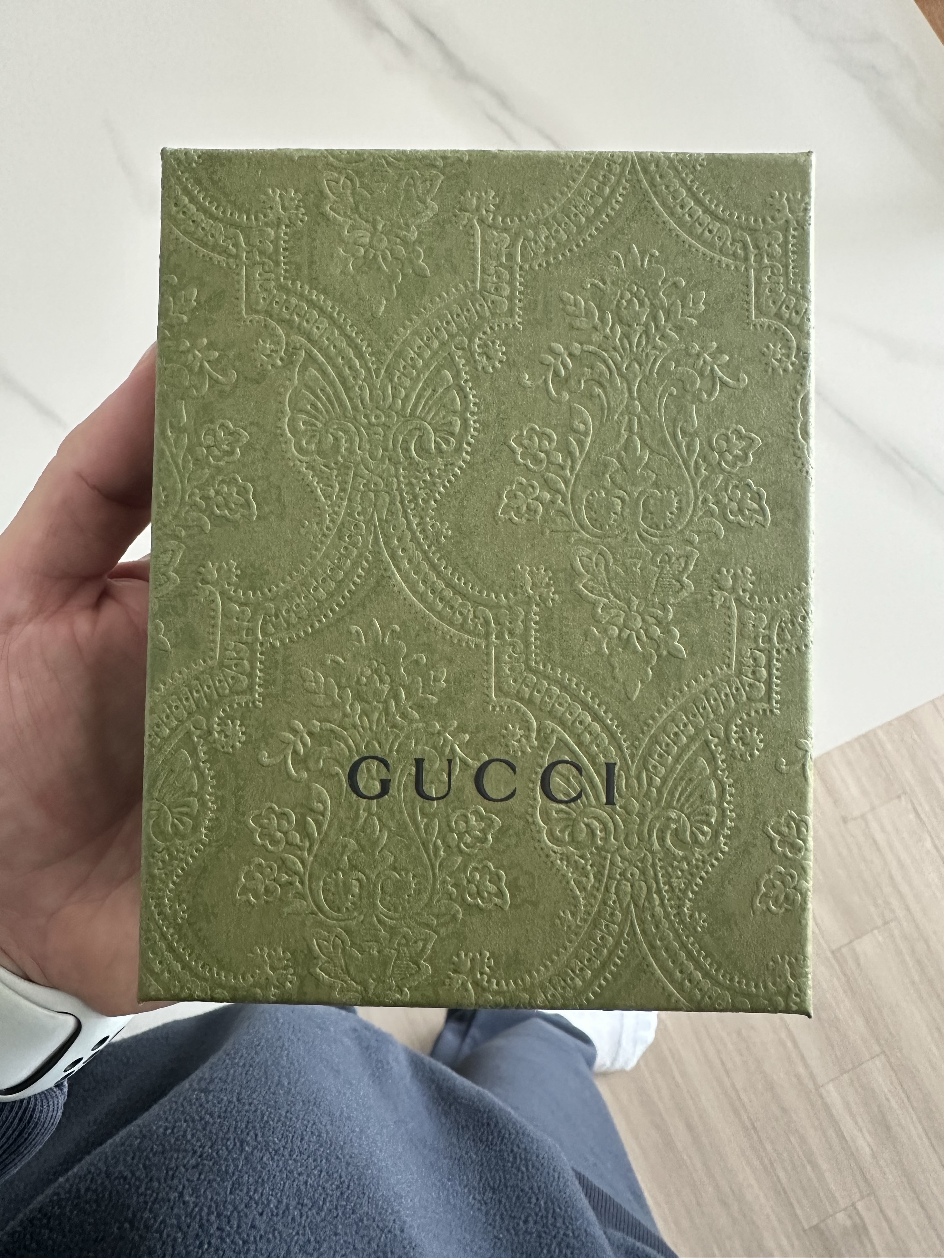 Gucci GG Card Case with Interlocking G Beige Ebony 착용 스타일 - 2