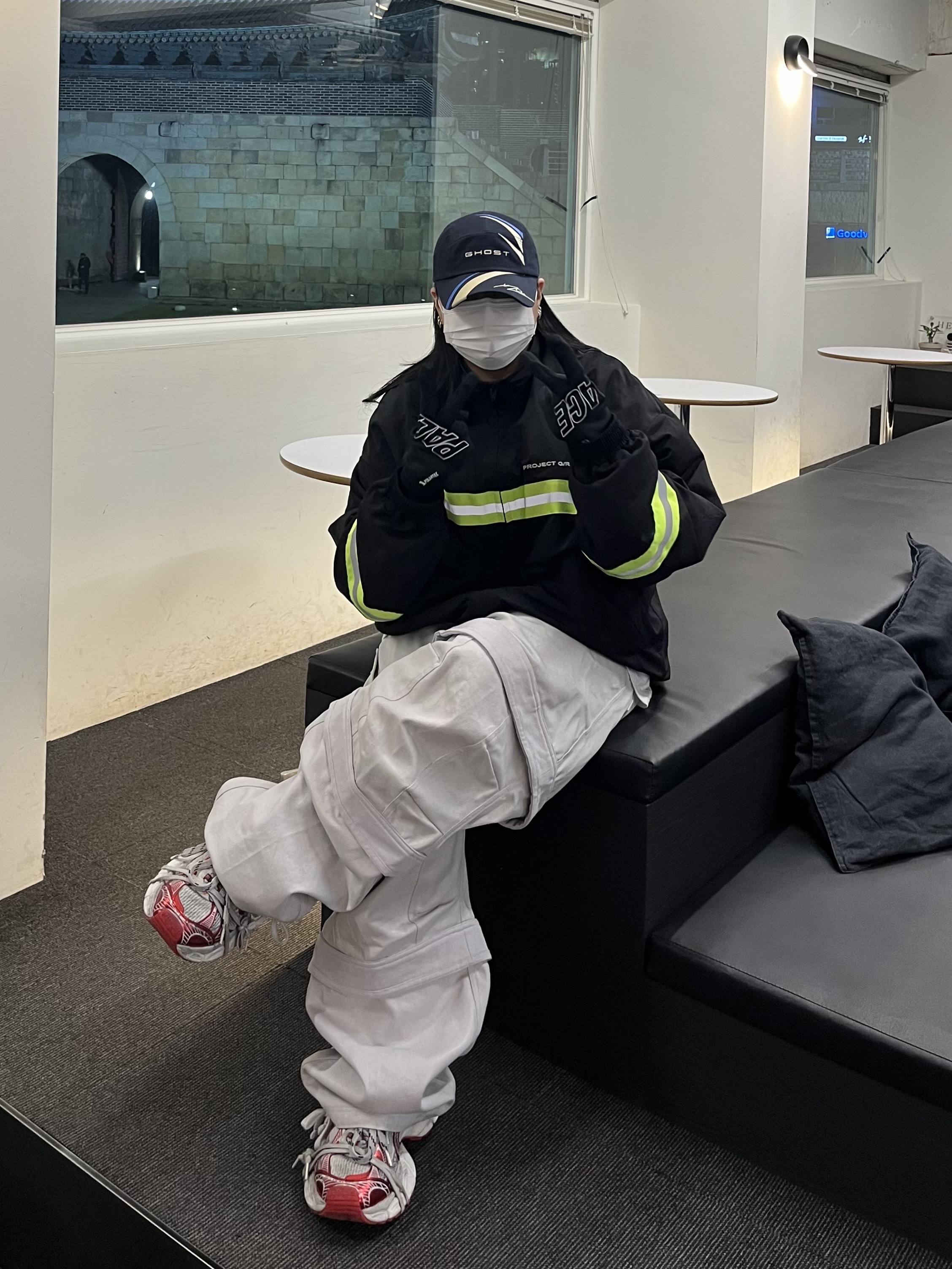 Palace Polartec Powerstretch Gloves Black - 23FW, Balenciaga 3XL Sneakers White Red 착용 스타일 - 2