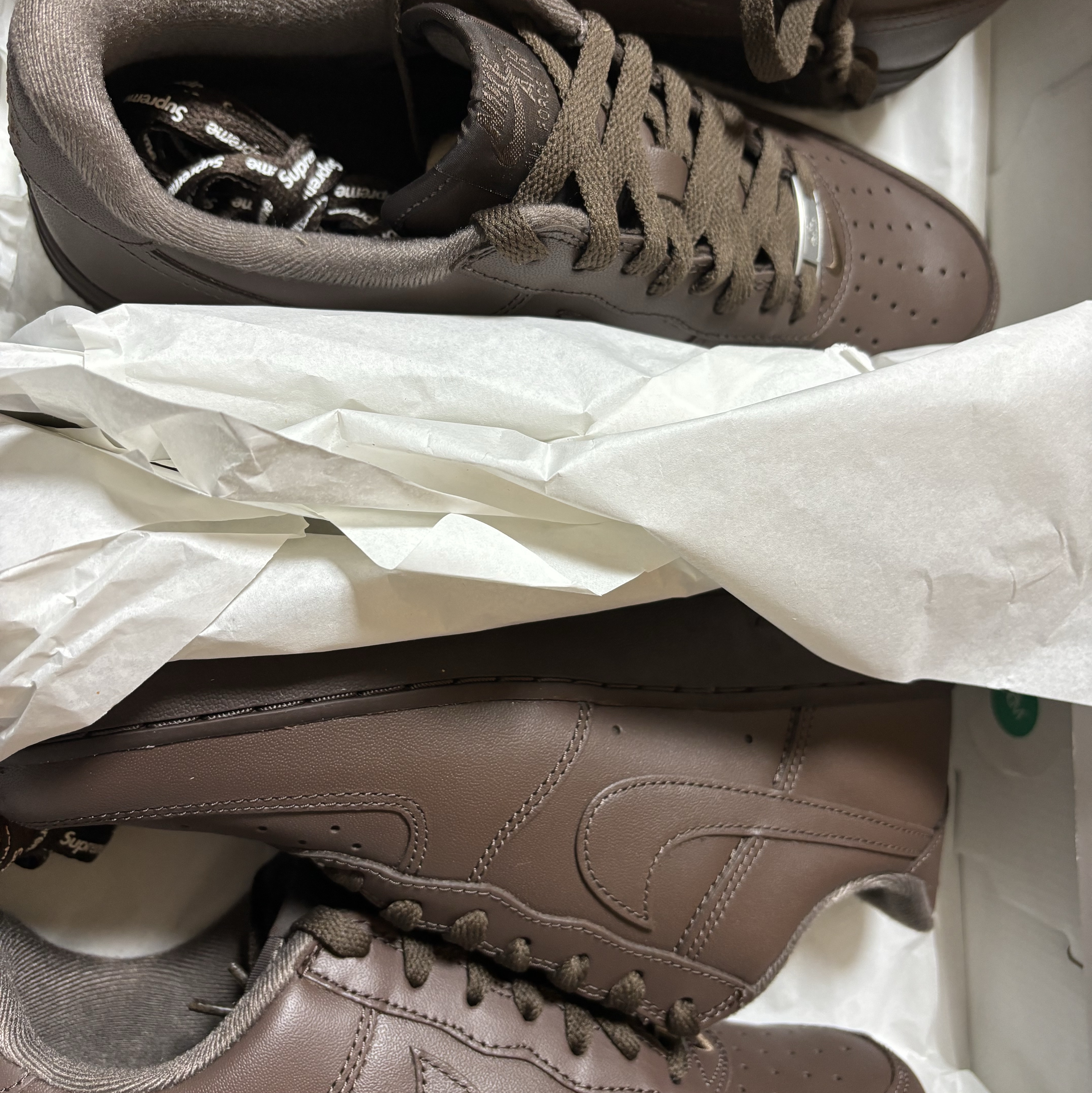 Nike x Supreme Air Force 1 Low Baroque Brown 착용 스타일 - 2