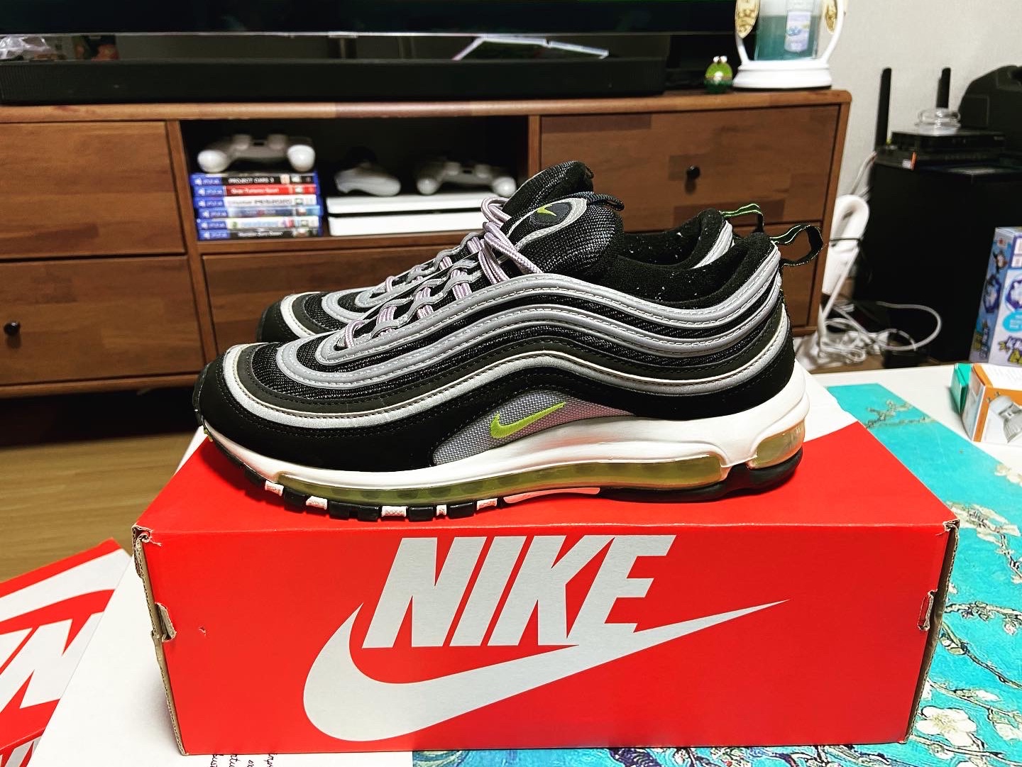 Nike Air Max 97 OG Black Volt Asia 착용 스타일 - 2