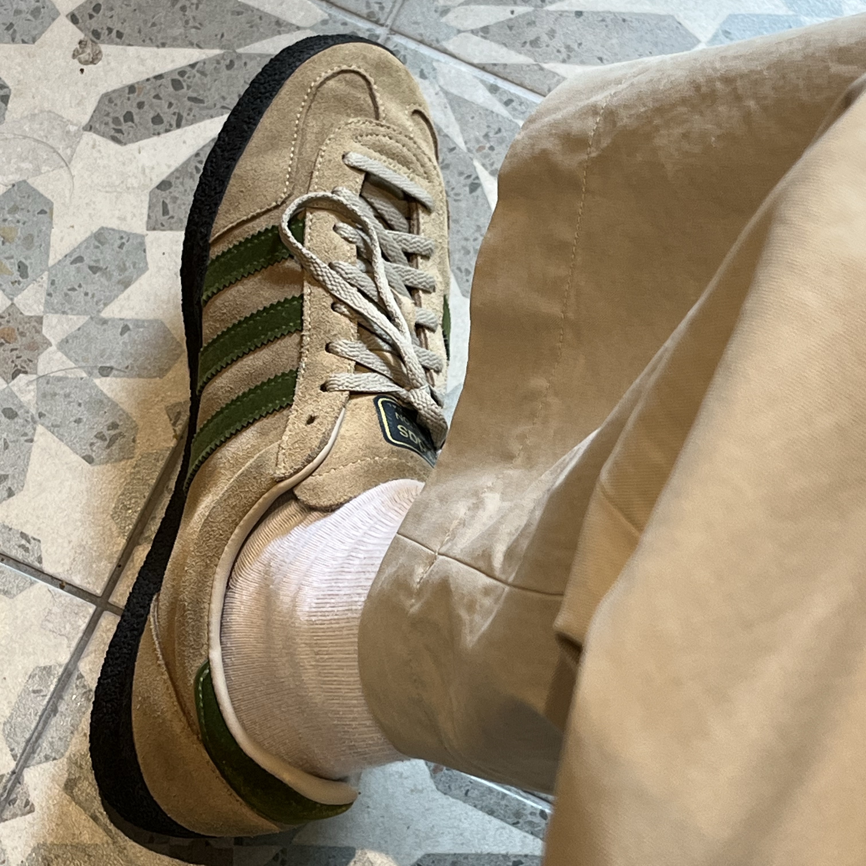 Adidas Spezial Lotherton Tech Gold Craft Green 착용 스타일 - 2