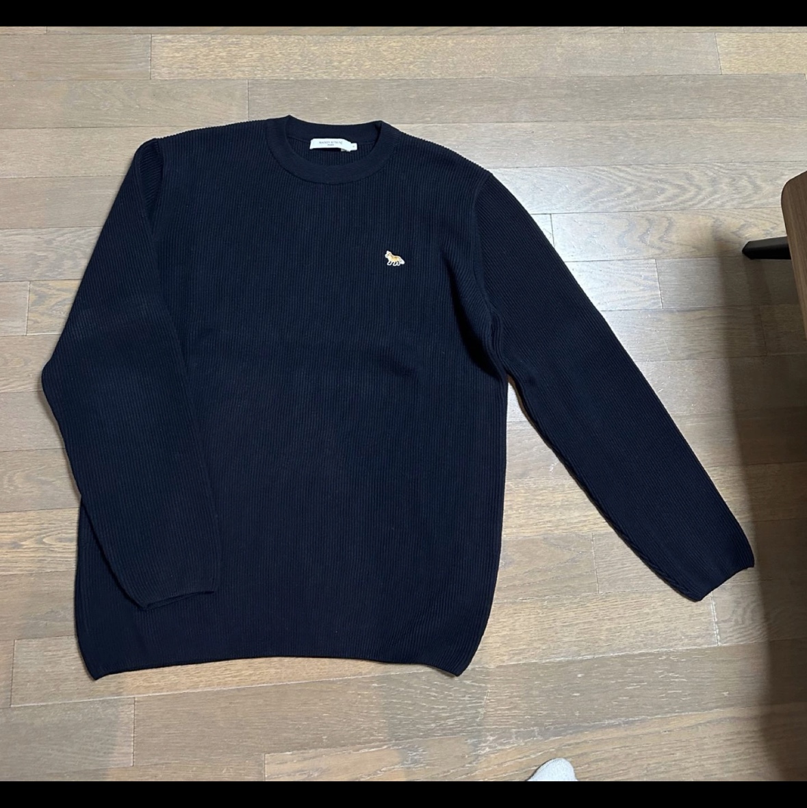 Maison Kitsune Baby Fox Patch Relaxed Pullover Knit Navy 착용 스타일