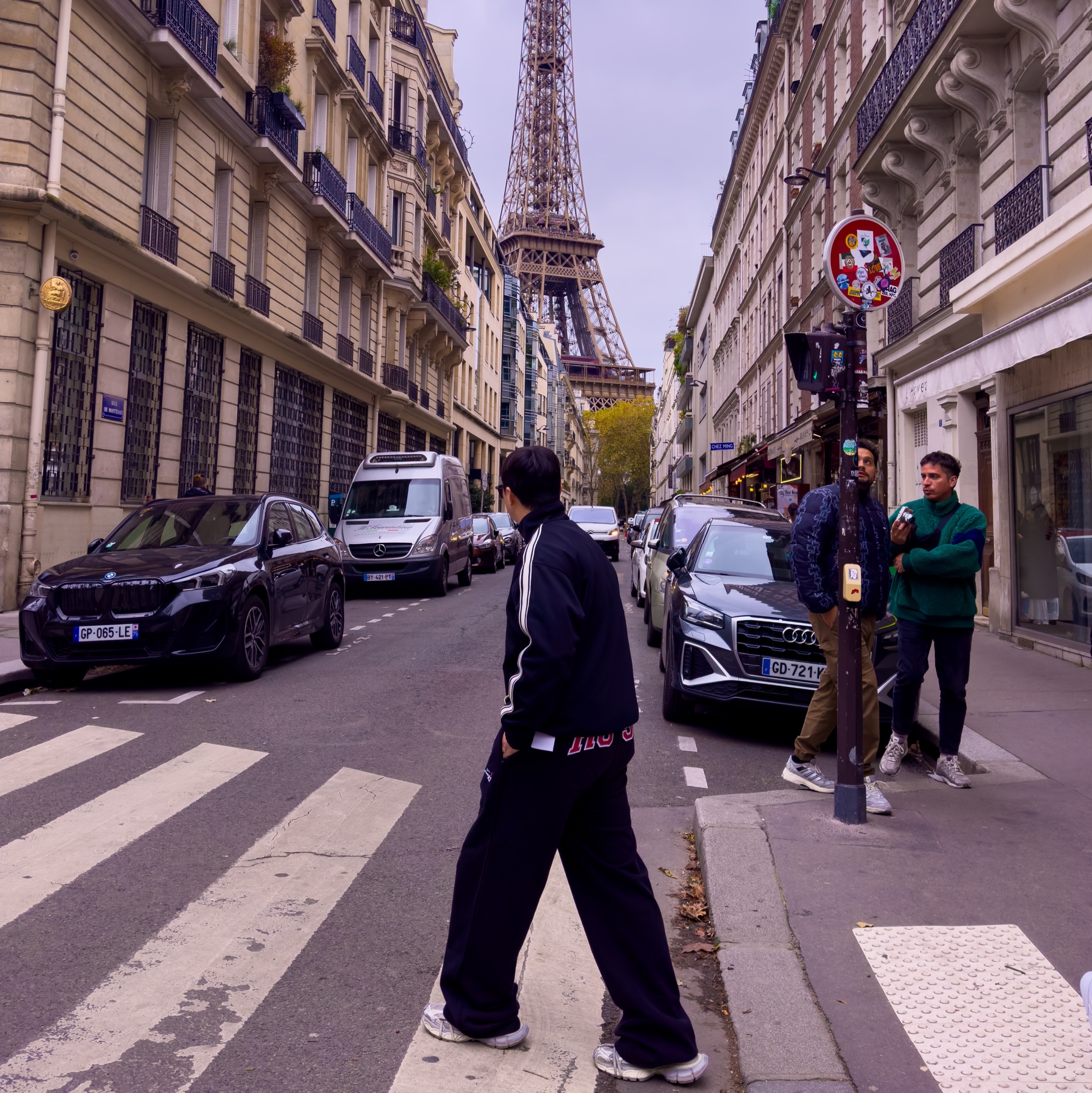Celine Tracksuit Jacket in Double Face Jersey Black 착용 스타일 - 2