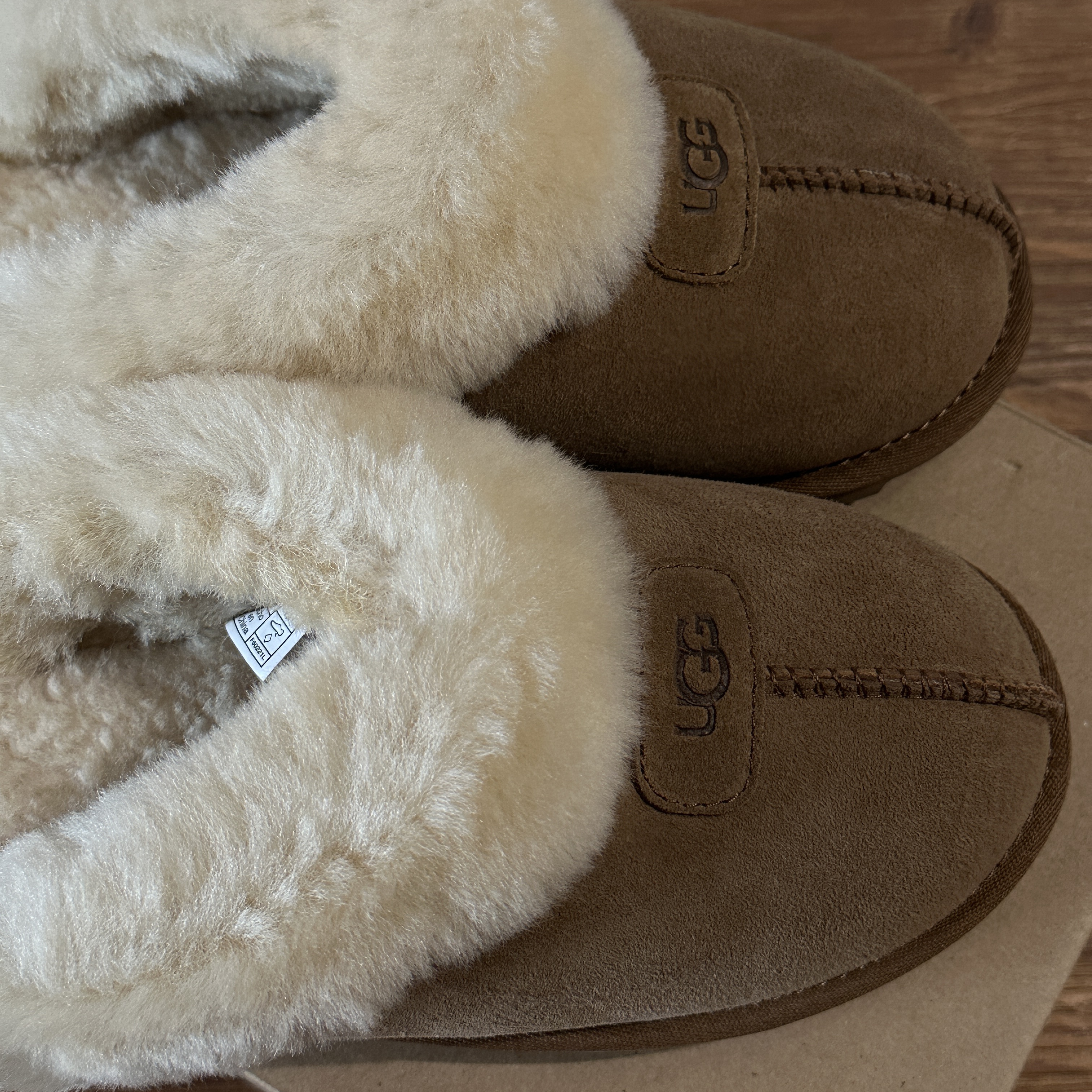 (W) UGG Coquette Slipper Chestnut 착용 스타일